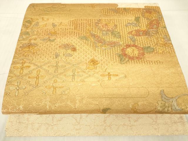 ■■■　サイズ　■■■ 長さ 448cm 幅 31cm程 ■■■　商品詳細　■■■ 【正絹】 状態は1.2回程しか締めておらず 特に目立ったシミ汚れなどもなく大変良い状態です。 大変上質な逸品になります。 お安く出品致しますので、是非この機会にいかがでしょうか？ ■■■　注意事項　■■■ ■モニター発色の具合により色合いが異なる場合がございます。 ■寸法は多少の誤差が生じる場合がございますのでご了承ください。 ■縫込みの長さが左右非対称の場合は短い部分を記載しております。 左右非対称であってもご返品・お値引き等の保証は出来かねますので、ご了承の上ご購入をお願い致します。 ■シミ等のチェックには注意を払っておりますが、見落としがある場合もございますし、個人の見解も様々ですので神経質な方のご購入はお控えください。 ■箪笥に入っておりました着物や帯なので畳みシワや匂いがあるものもございます。 ■お休みは基本的に土日祝となりますが、その他臨時でお休みする場合がございますのでご了承ください。 ■商品の発送は平日のみの発送となります。 ■夜間と土曜、日曜日はお問い合わせの回答が遅れる場合がございます。 ■当店では、お直し、紋入れ、お手入れ等は承っておりません。 ■生地の状態（ヤケ、経年劣化等）によってはサイズ直しが出来ない場合がございます。 その点もどうかご了承のうえ、ご購入をお願いいたします。 ■弊社で取り扱う商品は一点ものにつき、時期や在庫状況に応じて金額が変更となる場合がございます。 ■検針は行っておりません。予めご了承いただきますようお願いいたします。 ■【洗える着物】と記載のある商品におきましては、商品お届け後に洗濯を行ってしまってからのご返品にはご対応しかねます。 念の為、専門店でのお手入れをお願いいたします。 ■写真に写っている物が全てになります。それ以外の付属品はございませんのでご了承ください。 ■状態に関する写真につきましては、掲載可能な写真枚数に限りがあるため、各箇所につき1枚参考画像を掲載しております。 ■着物のサイズ目安は下記を参考ください↓ ＜女性着物＞　お端折り次第で＋5cm　－1cmが着用可能サイズ 　例）身丈170cmの場合、身長160cm～175cm ＜男性着物＞　身丈＋約25cm～27cm程が適応身長 　例）身丈155cmの場合、身長180～182cm