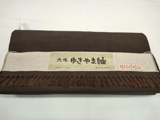 ■■■　サイズ　■■■ 長さ　　着尺分あり 幅　　　約40.5cm ■■■　商品詳細　■■■ 【正絹・未使用】 状態は特に目立ったシミ汚れなどもなく大変良い状態です。 大変上質な逸品になります。 お安く出品致しますので、是非この機会にいかがでしょうか？ ■■■　注意事項　■■■ ■モニター発色の具合により色合いが異なる場合がございます。 ■寸法は多少の誤差が生じる場合がございますのでご了承ください。 ■縫込みの長さが左右非対称の場合は短い部分を記載しております。 左右非対称であってもご返品・お値引き等の保証は出来かねますので、ご了承の上ご購入をお願い致します。 ■シミ等のチェックには注意を払っておりますが、見落としがある場合もございますし、個人の見解も様々ですので神経質な方のご購入はお控えください。 ■箪笥に入っておりました着物や帯なので畳みシワや匂いがあるものもございます。 ■お休みは基本的に土日祝となりますが、その他臨時でお休みする場合がございますのでご了承ください。 ■商品の発送は平日のみの発送となります。 ■夜間と土曜、日曜日はお問い合わせの回答が遅れる場合がございます。 ■当店では、お直し、紋入れ、お手入れ等は承っておりません。 ■生地の状態（ヤケ、経年劣化等）によってはサイズ直しが出来ない場合がございます。 その点もどうかご了承のうえ、ご購入をお願いいたします。 ■弊社で取り扱う商品は一点ものにつき、時期や在庫状況に応じて金額が変更となる場合がございます。 ■検針は行っておりません。予めご了承いただきますようお願いいたします。 ■【洗える着物】と記載のある商品におきましては、商品お届け後に洗濯を行ってしまってからのご返品にはご対応しかねます。 念の為、専門店でのお手入れをお願いいたします。 ■写真に写っている物が全てになります。それ以外の付属品はございませんのでご了承ください。 ■状態に関する写真につきましては、掲載可能な写真枚数に限りがあるため、各箇所につき1枚参考画像を掲載しております。 ■着物のサイズ目安は下記を参考ください↓ ＜女性着物＞　お端折り次第で＋5cm　－1cmが着用可能サイズ 　例）身丈170cmの場合、身長160cm～175cm ＜男性着物＞　身丈＋約25cm～27cm程が適応身長 　例）身丈155cmの場合、身長180～182cm