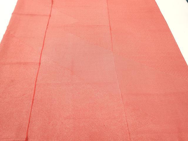 ■■■　サイズ　■■■ 長さ 　着尺分あり 幅 　　約36cm ■■■　商品詳細　■■■ 【正絹】 状態は接写画像のように表地所々・裏面所々に薄い汚れがございます。 大変上質な逸品になります。 お安く出品致しますので、是非この機会にいかがでしょうか？ ■■■　注意事項　■■■ ■モニター発色の具合により色合いが異なる場合がございます。 ■寸法は多少の誤差が生じる場合がございますのでご了承ください。 ■縫込みの長さが左右非対称の場合は短い部分を記載しております。 左右非対称であってもご返品・お値引き等の保証は出来かねますので、ご了承の上ご購入をお願い致します。 ■シミ等のチェックには注意を払っておりますが、見落としがある場合もございますし、個人の見解も様々ですので神経質な方のご購入はお控えください。 ■箪笥に入っておりました着物や帯なので畳みシワや匂いがあるものもございます。 ■お休みは基本的に土日祝となりますが、その他臨時でお休みする場合がございますのでご了承ください。 ■商品の発送は平日のみの発送となります。 ■夜間と土曜、日曜日はお問い合わせの回答が遅れる場合がございます。 ■当店では、お直し、紋入れ、お手入れ等は承っておりません。 ■生地の状態（ヤケ、経年劣化等）によってはサイズ直しが出来ない場合がございます。 その点もどうかご了承のうえ、ご購入をお願いいたします。 ■弊社で取り扱う商品は一点ものにつき、時期や在庫状況に応じて金額が変更となる場合がございます。 ■検針は行っておりません。予めご了承いただきますようお願いいたします。 ■【洗える着物】と記載のある商品におきましては、商品お届け後に洗濯を行ってしまってからのご返品にはご対応しかねます。 念の為、専門店でのお手入れをお願いいたします。 ■写真に写っている物が全てになります。それ以外の付属品はございませんのでご了承ください。 ■状態に関する写真につきましては、掲載可能な写真枚数に限りがあるため、各箇所につき1枚参考画像を掲載しております。 ■着物のサイズ目安は下記を参考ください↓ ＜女性着物＞　お端折り次第で＋5cm　－1cmが着用可能サイズ 　例）身丈170cmの場合、身長160cm～175cm ＜男性着物＞　身丈＋約25cm～27cm程が適応身長 　例）身丈155cmの場合、身長180～182cm