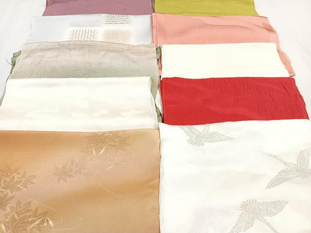 ■■■　商品詳細　■■■ 【正絹】 状態は特に目立ったシミ汚れなどもなく大変良い状態です。 大変上質な極上の逸品になります。 お安く出品致しますので、 ■■■　注意事項　■■■ ■モニター発色の具合により色合いが異なる場合がございます。 ■寸法は多少の誤差が生じる場合がございますのでご了承ください。 ■縫込みの長さが左右非対称の場合は短い部分を記載しております。 左右非対称であってもご返品・お値引き等の保証は出来かねますので、ご了承の上ご購入をお願い致します。 ■シミ等のチェックには注意を払っておりますが、見落としがある場合もございますし、個人の見解も様々ですので神経質な方のご購入はお控えください。 ■箪笥に入っておりました着物や帯なので畳みシワや匂いがあるものもございます。 ■お休みは基本的に土日祝となりますが、その他臨時でお休みする場合がございますのでご了承ください。 ■商品の発送は平日のみの発送となります。 ■夜間と土曜、日曜日はお問い合わせの回答が遅れる場合がございます。 ■当店では、お直し、紋入れ、お手入れ等は承っておりません。 ■生地の状態（ヤケ、経年劣化等）によってはサイズ直しが出来ない場合がございます。 その点もどうかご了承のうえ、ご購入をお願いいたします。 ■弊社で取り扱う商品は一点ものにつき、時期や在庫状況に応じて金額が変更となる場合がございます。 ■検針は行っておりません。予めご了承いただきますようお願いいたします。 ■【洗える着物】と記載のある商品におきましては、商品お届け後に洗濯を行ってしまってからのご返品にはご対応しかねます。 念の為、専門店でのお手入れをお願いいたします。 ■着物のサイズ目安は下記を参考ください↓ ＜女性着物＞　お端折り次第で＋5cm　−1cmが着用可能サイズ 　例）身丈170cmの場合、身長160cm〜175cm ＜男性着物＞　身丈＋約25cm〜27cm程が適応身長 　例）身丈155cmの場合、身長180〜182cm