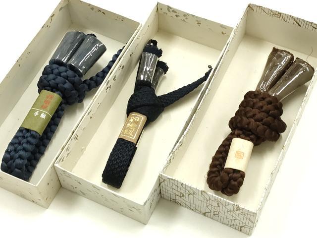 ■■■　商品詳細　■■■ ※こちらのお品はまとめての出品となりますので、 汚れ・サイズ等の詳細は記載しておりません。 ご理解の上でのご入札をお願い致します。 大変上質な逸品になります。 お安く出品致しますので、是非この機会にいかがでしょうか？ ■■■　注意事項　■■■ ■モニター発色の具合により色合いが異なる場合がございます。 ■寸法は多少の誤差が生じる場合がございますのでご了承ください。 ■縫込みの長さが左右非対称の場合は短い部分を記載しております。 左右非対称であってもご返品・お値引き等の保証は出来かねますので、ご了承の上ご購入をお願い致します。 ■シミ等のチェックには注意を払っておりますが、見落としがある場合もございますし、個人の見解も様々ですので神経質な方のご購入はお控えください。 ■箪笥に入っておりました着物や帯なので畳みシワや匂いがあるものもございます。 ■お休みは基本的に土日祝となりますが、その他臨時でお休みする場合がございますのでご了承ください。 ■商品の発送は平日のみの発送となります。 ■夜間と土曜、日曜日はお問い合わせの回答が遅れる場合がございます。 ■当店では、お直し、紋入れ、お手入れ等は承っておりません。 ■生地の状態（ヤケ、経年劣化等）によってはサイズ直しが出来ない場合がございます。 その点もどうかご了承のうえ、ご購入をお願いいたします。 ■弊社で取り扱う商品は一点ものにつき、時期や在庫状況に応じて金額が変更となる場合がございます。 ■検針は行っておりません。予めご了承いただきますようお願いいたします。 ■【洗える着物】と記載のある商品におきましては、商品お届け後に洗濯を行ってしまってからのご返品にはご対応しかねます。 念の為、専門店でのお手入れをお願いいたします。 ■写真に写っている物が全てになります。それ以外の付属品はございませんのでご了承ください。 ■状態に関する写真につきましては、掲載可能な写真枚数に限りがあるため、各箇所につき1枚参考画像を掲載しております。 ■着物のサイズ目安は下記を参考ください↓ ＜女性着物＞　お端折り次第で＋5cm　－1cmが着用可能サイズ 　例）身丈170cmの場合、身長160cm～175cm ＜男性着物＞　身丈＋約25cm～27cm程が適応身長 　例）身丈155cmの場合、身長180～182cm