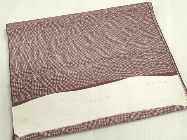 ■■■　サイズ　■■■ 長さ　　着尺分あり 幅　　　約37cm ■■■　商品詳細　■■■ 【正絹・未使用】 状態は特に目立ったシミ汚れなどもなく大変良い状態です。 大変上質な逸品になります。 お安く出品致しますので、是非この機会にいかがでしょうか？ ■■■　注意事項　■■■ ■モニター発色の具合により色合いが異なる場合がございます。 ■寸法は多少の誤差が生じる場合がございますのでご了承ください。 ■縫込みの長さが左右非対称の場合は短い部分を記載しております。 左右非対称であってもご返品・お値引き等の保証は出来かねますので、ご了承の上ご購入をお願い致します。 ■シミ等のチェックには注意を払っておりますが、見落としがある場合もございますし、個人の見解も様々ですので神経質な方のご購入はお控えください。 ■箪笥に入っておりました着物や帯なので畳みシワや匂いがあるものもございます。 ■お休みは基本的に土日祝となりますが、その他臨時でお休みする場合がございますのでご了承ください。 ■商品の発送は平日のみの発送となります。 ■夜間と土曜、日曜日はお問い合わせの回答が遅れる場合がございます。 ■当店では、お直し、紋入れ、お手入れ等は承っておりません。 ■生地の状態（ヤケ、経年劣化等）によってはサイズ直しが出来ない場合がございます。 その点もどうかご了承のうえ、ご購入をお願いいたします。 ■弊社で取り扱う商品は一点ものにつき、時期や在庫状況に応じて金額が変更となる場合がございます。 ■検針は行っておりません。予めご了承いただきますようお願いいたします。 ■【洗える着物】と記載のある商品におきましては、商品お届け後に洗濯を行ってしまってからのご返品にはご対応しかねます。 念の為、専門店でのお手入れをお願いいたします。 ■写真に写っている物が全てになります。それ以外の付属品はございませんのでご了承ください。 ■状態に関する写真につきましては、掲載可能な写真枚数に限りがあるため、各箇所につき1枚参考画像を掲載しております。 ■着物のサイズ目安は下記を参考ください↓ ＜女性着物＞　お端折り次第で＋5cm　－1cmが着用可能サイズ 　例）身丈170cmの場合、身長160cm～175cm ＜男性着物＞　身丈＋約25cm～27cm程が適応身長 　例）身丈155cmの場合、身長180～182cm