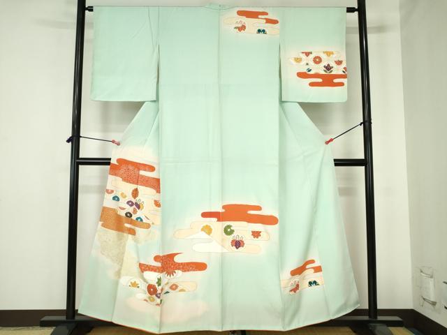 ■■■　サイズ　■■■ 身丈 156cm（肩から） 裄丈 62cm 袖丈 49cm　縫込み 2cm 袖幅 32cm 前幅 23cm 後幅 28cm 着物縫いこみ 内揚げ 6cm 裄 お袖側 約4cm　身頃側 約4cm ■■■　商品詳細　■■■ 【正絹】 状態は特に目立ったシミ汚れなどもなく大変良い状態です。 大変上質な逸品になります。 お安く出品致しますので、是非この機会にいかがでしょうか？ ■■■　注意事項　■■■ ■モニター発色の具合により色合いが異なる場合がございます。 ■寸法は多少の誤差が生じる場合がございますのでご了承ください。 ■縫込みの長さが左右非対称の場合は短い部分を記載しております。 左右非対称であってもご返品・お値引き等の保証は出来かねますので、ご了承の上ご購入をお願い致します。 ■シミ等のチェックには注意を払っておりますが、見落としがある場合もございますし、個人の見解も様々ですので神経質な方のご購入はお控えください。 ■箪笥に入っておりました着物や帯なので畳みシワや匂いがあるものもございます。 ■お休みは基本的に土日祝となりますが、その他臨時でお休みする場合がございますのでご了承ください。 ■商品の発送は平日のみの発送となります。 ■夜間と土曜、日曜日はお問い合わせの回答が遅れる場合がございます。 ■当店では、お直し、紋入れ、お手入れ等は承っておりません。 ■生地の状態（ヤケ、経年劣化等）によってはサイズ直しが出来ない場合がございます。 その点もどうかご了承のうえ、ご購入をお願いいたします。 ■弊社で取り扱う商品は一点ものにつき、時期や在庫状況に応じて金額が変更となる場合がございます。 ■検針は行っておりません。予めご了承いただきますようお願いいたします。 ■【洗える着物】と記載のある商品におきましては、商品お届け後に洗濯を行ってしまってからのご返品にはご対応しかねます。 念の為、専門店でのお手入れをお願いいたします。 ■写真に写っている物が全てになります。それ以外の付属品はございませんのでご了承ください。 ■状態に関する写真につきましては、掲載可能な写真枚数に限りがあるため、各箇所につき1枚参考画像を掲載しております。 ■着物のサイズ目安は下記を参考ください↓ ＜女性着物＞　お端折り次第で＋5cm　－1cmが着用可能サイズ 　例）身丈170cmの場合、身長160cm～175cm ＜男性着物＞　身丈＋約25cm～27cm程が適応身長 　例）身丈155cmの場合、身長180～182cm