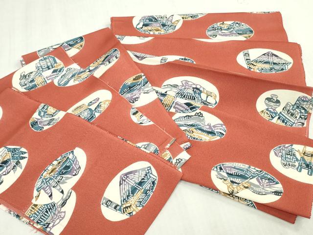 ■■■　サイズ　■■■ 長さ 　着尺分あり 幅 　　約35.5cm ■■■　商品詳細　■■■ 【正絹】 状態は接写画像のように表地所々・裏面所々に薄い汚れがございます。 大変上質な逸品になります。 お安く出品致しますので、是非この機会にいかがでしょうか？ ※生地が約7分割になっております。 ※実際にお仕立てできるかわかりかねますので、お仕立てする際には専門店にお聞きしてください。 ■■■　注意事項　■■■ ■モニター発色の具合により色合いが異なる場合がございます。 ■寸法は多少の誤差が生じる場合がございますのでご了承ください。 ■縫込みの長さが左右非対称の場合は短い部分を記載しております。 左右非対称であってもご返品・お値引き等の保証は出来かねますので、ご了承の上ご購入をお願い致します。 ■シミ等のチェックには注意を払っておりますが、見落としがある場合もございますし、個人の見解も様々ですので神経質な方のご購入はお控えください。 ■箪笥に入っておりました着物や帯なので畳みシワや匂いがあるものもございます。 ■お休みは基本的に土日祝となりますが、その他臨時でお休みする場合がございますのでご了承ください。 ■商品の発送は平日のみの発送となります。 ■夜間と土曜、日曜日はお問い合わせの回答が遅れる場合がございます。 ■当店では、お直し、紋入れ、お手入れ等は承っておりません。 ■生地の状態（ヤケ、経年劣化等）によってはサイズ直しが出来ない場合がございます。 その点もどうかご了承のうえ、ご購入をお願いいたします。 ■弊社で取り扱う商品は一点ものにつき、時期や在庫状況に応じて金額が変更となる場合がございます。 ■検針は行っておりません。予めご了承いただきますようお願いいたします。 ■【洗える着物】と記載のある商品におきましては、商品お届け後に洗濯を行ってしまってからのご返品にはご対応しかねます。 念の為、専門店でのお手入れをお願いいたします。 ■写真に写っている物が全てになります。それ以外の付属品はございませんのでご了承ください。 ■状態に関する写真につきましては、掲載可能な写真枚数に限りがあるため、各箇所につき1枚参考画像を掲載しております。 ■着物のサイズ目安は下記を参考ください↓ ＜女性着物＞　お端折り次第で＋5cm　−1cmが着用可能サイズ 　例）身丈170cmの場合、身長160cm〜175cm ＜男性着物＞　身丈＋約25cm〜27cm程が適応身長 　例）身丈155cmの場合、身長180〜182cm