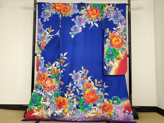 ■■■　サイズ　■■■ 身丈 179cm（肩から） 裄丈 65cm 袖丈 105cm 縫込み 2.5cm 袖幅 32cm 前幅 24cm 後幅 29.5cm 着物縫いこみ 内揚げ 0cm 裄 お袖側 約2cm　身頃側 約2cm ■■■　商品詳細　■■■ 【正絹・ふき綿仕立て】 状態は特に目立ったシミ汚れなどもなく大変良い状態です。 大変上質な逸品になります。 お安く出品致しますので、是非この機会にいかがでしょうか？ ■■■　注意事項　■■■ ■モニター発色の具合により色合いが異なる場合がございます。 ■寸法は多少の誤差が生じる場合がございますのでご了承ください。 ■縫込みの長さが左右非対称の場合は短い部分を記載しております。 左右非対称であってもご返品・お値引き等の保証は出来かねますので、ご了承の上ご購入をお願い致します。 ■シミ等のチェックには注意を払っておりますが、見落としがある場合もございますし、個人の見解も様々ですので神経質な方のご購入はお控えください。 ■箪笥に入っておりました着物や帯なので畳みシワや匂いがあるものもございます。 ■お休みは基本的に土日祝となりますが、その他臨時でお休みする場合がございますのでご了承ください。 ■商品の発送は平日のみの発送となります。 ■夜間と土曜、日曜日はお問い合わせの回答が遅れる場合がございます。 ■当店では、お直し、紋入れ、お手入れ等は承っておりません。 ■生地の状態（ヤケ、経年劣化等）によってはサイズ直しが出来ない場合がございます。 その点もどうかご了承のうえ、ご購入をお願いいたします。 ■弊社で取り扱う商品は一点ものにつき、時期や在庫状況に応じて金額が変更となる場合がございます。 ■検針は行っておりません。予めご了承いただきますようお願いいたします。 ■【洗える着物】と記載のある商品におきましては、商品お届け後に洗濯を行ってしまってからのご返品にはご対応しかねます。 念の為、専門店でのお手入れをお願いいたします。 ■写真に写っている物が全てになります。 それ以外の付属品はございませんのでご了承ください。 ■状態に関する写真につきましては、掲載可能な写真枚数に限りがあるため、 各箇所につき1枚参考画像を掲載しております。 ■着物のサイズ目安は下記を参考ください↓ ＜女性着物＞　お端折り次第で＋5cm　－10cmが着用可能サイズ 　例）身丈170cmの場合、身長160cm～175cm ＜男性着物＞　身丈＋約25cm～27cm程が適応身長 　例）身丈155cmの場合、身長180cm～182cm