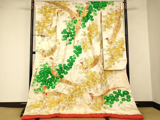 ■■■　サイズ　■■■ 身丈 180cm（肩から） 裄丈 66cm 袖丈 103cm　縫込み 4cm 袖幅 33cm 前幅 27cm 後幅 33cm 着物縫いこみ 内揚げ 0cm 裄 お袖側 約1cm　身頃側 約0cm ■■■　商品詳細　■■■ 【正絹・ふき綿仕立て】 状態は接写画像のようにふき綿部分・表地に薄い汚れがございますが その他特に目立ったシミ汚れなどもなく大変良い状態です。 大変上質な逸品になります。 お安く出品致しますので、是非この機会にいかがでしょうか？ ■■■　注意事項　■■■ ■モニター発色の具合により色合いが異なる場合がございます。 ■寸法は多少の誤差が生じる場合がございますのでご了承ください。 ■縫込みの長さが左右非対称の場合は短い部分を記載しております。 左右非対称であってもご返品・お値引き等の保証は出来かねますので、ご了承の上ご購入をお願い致します。 ■シミ等のチェックには注意を払っておりますが、見落としがある場合もございますし、個人の見解も様々ですので神経質な方のご購入はお控えください。 ■箪笥に入っておりました着物や帯なので畳みシワや匂いがあるものもございます。 ■お休みは基本的に土日祝となりますが、その他臨時でお休みする場合がございますのでご了承ください。 ■商品の発送は平日のみの発送となります。 ■夜間と土曜、日曜日はお問い合わせの回答が遅れる場合がございます。 ■当店では、お直し、紋入れ、お手入れ等は承っておりません。 ■生地の状態（ヤケ、経年劣化等）によってはサイズ直しが出来ない場合がございます。 その点もどうかご了承のうえ、ご購入をお願いいたします。 ■弊社で取り扱う商品は一点ものにつき、時期や在庫状況に応じて金額が変更となる場合がございます。 ■検針は行っておりません。予めご了承いただきますようお願いいたします。 ■【洗える着物】と記載のある商品におきましては、商品お届け後に洗濯を行ってしまってからのご返品にはご対応しかねます。 念の為、専門店でのお手入れをお願いいたします。 ■写真に写っている物が全てになります。 それ以外の付属品はございませんのでご了承ください。 ■状態に関する写真につきましては、掲載可能な写真枚数に限りがあるため、 各箇所につき1枚参考画像を掲載しております。 ■着物のサイズ目安は下記を参考ください↓ ＜女性着物＞　お端折り次第で＋5cm　－10cmが着用可能サイズ 　例）身丈170cmの場合、身長160cm～175cm ＜男性着物＞　身丈＋約25cm～27cm程が適応身長 　例）身丈155cmの場合、身長180cm～182cm