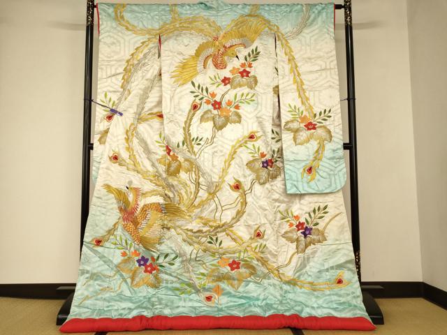 ■■■　サイズ　■■■ 身丈 178cm（肩から） 裄丈 65cm 袖丈 103cm　縫込み 5cm 袖幅 33cm 前幅 23.5cm 後幅 31cm 着物縫いこみ 内揚げ 0cm 裄 お袖側 約1cm　身頃側 約0cm ■■■　商品詳細　■■■ 【正絹・ふき綿仕立て】 状態は接写画像のようにふき綿部分・表地・袖口に薄い汚れ、後身頃に色落ちがございますが その他特に目立ったシミ汚れなどもなく大変良い状態です。 大変上質な逸品になります。 お安く出品致しますので、是非この機会にいかがでしょうか？ ■■■　注意事項　■■■ ■モニター発色の具合により色合いが異なる場合がございます。 ■寸法は多少の誤差が生じる場合がございますのでご了承ください。 ■縫込みの長さが左右非対称の場合は短い部分を記載しております。 左右非対称であってもご返品・お値引き等の保証は出来かねますので、ご了承の上ご購入をお願い致します。 ■シミ等のチェックには注意を払っておりますが、見落としがある場合もございますし、個人の見解も様々ですので神経質な方のご購入はお控えください。 ■箪笥に入っておりました着物や帯なので畳みシワや匂いがあるものもございます。 ■お休みは基本的に土日祝となりますが、その他臨時でお休みする場合がございますのでご了承ください。 ■商品の発送は平日のみの発送となります。 ■夜間と土曜、日曜日はお問い合わせの回答が遅れる場合がございます。 ■当店では、お直し、紋入れ、お手入れ等は承っておりません。 ■生地の状態（ヤケ、経年劣化等）によってはサイズ直しが出来ない場合がございます。 その点もどうかご了承のうえ、ご購入をお願いいたします。 ■弊社で取り扱う商品は一点ものにつき、時期や在庫状況に応じて金額が変更となる場合がございます。 ■検針は行っておりません。予めご了承いただきますようお願いいたします。 ■【洗える着物】と記載のある商品におきましては、商品お届け後に洗濯を行ってしまってからのご返品にはご対応しかねます。 念の為、専門店でのお手入れをお願いいたします。 ■写真に写っている物が全てになります。 それ以外の付属品はございませんのでご了承ください。 ■状態に関する写真につきましては、掲載可能な写真枚数に限りがあるため、 各箇所につき1枚参考画像を掲載しております。 ■着物のサイズ目安は下記を参考ください↓ ＜女性着物＞　お端折り次第で＋5cm　－10cmが着用可能サイズ 　例）身丈170cmの場合、身長160cm～175cm ＜男性着物＞　身丈＋約25cm～27cm程が適応身長 　例）身丈155cmの場合、身長180cm～182cm
