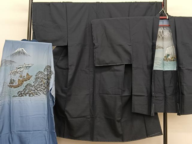 ■■■　サイズ　■■■ 【着物】 身丈 144.5cm（肩から） 裄丈 71.5cm 袖丈 49cm　縫込み 2.5cm 袖幅 37cm 前幅 24.5cm 後幅 30cm 着物縫いこみ 内揚げ 0cm 裄 お袖側 約2cm　身頃側 約1cm 【羽織】 身丈 96.5cm（肩から） 裄丈 73.5cm 袖丈 48cm　縫込み 3cm 袖幅 38.5cm 前幅 19cm 後幅 30cm 裄 お袖側 約1.5cm　身頃側 約3.5cm 【長襦袢】 身丈 141cm（肩から） 裄丈 71.5cm 袖丈 48cm　縫込み 5cm 袖幅 37cm 前幅 28.5cm 後幅 32.5cm 着物縫いこみ 内揚げ 0cm 裄 お袖側 約4cm　身頃側 約2.5cm ■■■　商品詳細　■■■ 【正絹・未使用】 状態は特に目立ったシミ汚れなどもなく大変良い状態です。 大変上質な逸品になります。 お安く出品致しますので、是非この機会にいかがでしょうか？ ■■■　注意事項　■■■ ■モニター発色の具合により色合いが異なる場合がございます。 ■寸法は多少の誤差が生じる場合がございますのでご了承ください。 ■縫込みの長さが左右非対称の場合は短い部分を記載しております。 左右非対称であってもご返品・お値引き等の保証は出来かねますので、ご了承の上ご購入をお願い致します。 ■シミ等のチェックには注意を払っておりますが、見落としがある場合もございますし、個人の見解も様々ですので神経質な方のご購入はお控えください。 ■箪笥に入っておりました着物や帯なので畳みシワや匂いがあるものもございます。 ■お休みは基本的に土日祝となりますが、その他臨時でお休みする場合がございますのでご了承ください。 ■商品の発送は平日のみの発送となります。 ■夜間と土曜、日曜日はお問い合わせの回答が遅れる場合がございます。 ■当店では、お直し、紋入れ、お手入れ等は承っておりません。 ■生地の状態（ヤケ、経年劣化等）によってはサイズ直しが出来ない場合がございます。 その点もどうかご了承のうえ、ご購入をお願いいたします。 ■弊社で取り扱う商品は一点ものにつき、時期や在庫状況に応じて金額が変更となる場合がございます。 ■検針は行っておりません。予めご了承いただきますようお願いいたします。 ■【洗える着物】と記載のある商品におきましては、商品お届け後に洗濯を行ってしまってからのご返品にはご対応しかねます。 念の為、専門店でのお手入れをお願いいたします。 ■写真に写っている物が全てになります。それ以外の付属品はございませんのでご了承ください。 ■状態に関する写真につきましては、掲載可能な写真枚数に限りがあるため、各箇所につき1枚参考画像を掲載しております。 ■着物のサイズ目安は下記を参考ください↓ ＜女性着物＞　お端折り次第で＋5cm　－1cmが着用可能サイズ 　例）身丈170cmの場合、身長160cm～175cm ＜男性着物＞　身丈＋約25cm～27cm程が適応身長 　例）身丈155cmの場合、身長180～182cm