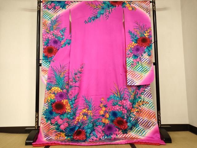 ■■■　サイズ　■■■ 身丈 182cm（肩から） 裄丈 64cm 袖丈 103.5cm　縫込み 5cm 袖幅 31cm 前幅 24cm 後幅 30cm 着物縫いこみ 内揚げ 0cm 裄 お袖側 約2cm　身頃側 約0cm ■■■　商品詳細　■■■ 【正絹・ふき綿仕立て・比翼仕立て】 状態は接写画像のように表地に色落ち、ふき綿部分に糸解け、衿・衿山・比翼衿・下前に薄い汚れがございますが その他特に目立ったシミ汚れなどもなく大変良い状態です。 大変上質な逸品になります。 お安く出品致しますので、是非この機会にいかがでしょうか？ ■■■　注意事項　■■■ ■モニター発色の具合により色合いが異なる場合がございます。 ■寸法は多少の誤差が生じる場合がございますのでご了承ください。 ■縫込みの長さが左右非対称の場合は短い部分を記載しております。 左右非対称であってもご返品・お値引き等の保証は出来かねますので、ご了承の上ご購入をお願い致します。 ■シミ等のチェックには注意を払っておりますが、見落としがある場合もございますし、個人の見解も様々ですので神経質な方のご購入はお控えください。 ■箪笥に入っておりました着物や帯なので畳みシワや匂いがあるものもございます。 ■お休みは基本的に土日祝となりますが、その他臨時でお休みする場合がございますのでご了承ください。 ■商品の発送は平日のみの発送となります。 ■夜間と土曜、日曜日はお問い合わせの回答が遅れる場合がございます。 ■当店では、お直し、紋入れ、お手入れ等は承っておりません。 ■生地の状態（ヤケ、経年劣化等）によってはサイズ直しが出来ない場合がございます。 その点もどうかご了承のうえ、ご購入をお願いいたします。 ■弊社で取り扱う商品は一点ものにつき、時期や在庫状況に応じて金額が変更となる場合がございます。 ■検針は行っておりません。予めご了承いただきますようお願いいたします。 ■【洗える着物】と記載のある商品におきましては、商品お届け後に洗濯を行ってしまってからのご返品にはご対応しかねます。 念の為、専門店でのお手入れをお願いいたします。 ■写真に写っている物が全てになります。 それ以外の付属品はございませんのでご了承ください。 ■状態に関する写真につきましては、掲載可能な写真枚数に限りがあるため、 各箇所につき1枚参考画像を掲載しております。 ■着物のサイズ目安は下記を参考ください↓ ＜女性着物＞　お端折り次第で＋5cm　－10cmが着用可能サイズ 　例）身丈170cmの場合、身長160cm～175cm ＜男性着物＞　身丈＋約25cm～27cm程が適応身長 　例）身丈155cmの場合、身長180cm～182cm
