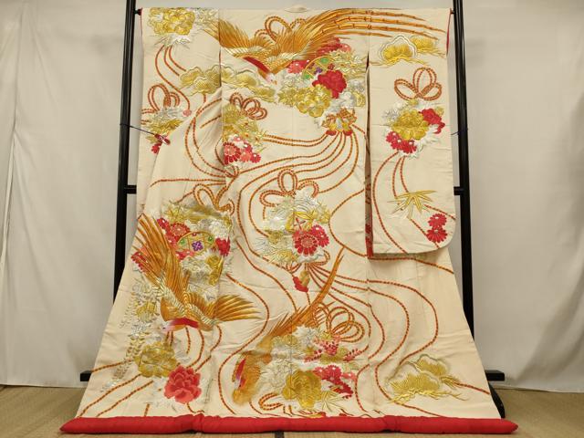 ■■■　サイズ　■■■ 身丈 182cm（肩から） 裄丈 65cm 袖丈 103.5cm　縫込み 7.5cm 袖幅 31.5cm 前幅 25.5cm 後幅 31cm 着物縫いこみ 内揚げ 0cm 裄 お袖側 約2cm　身頃側 約0cm ■■■　商品詳細　■■■ 【正絹・ふき綿仕立て】 状態は接写画像のように表地・袖口に薄い汚れがございますが その他特に目立ったシミ汚れなどもなく大変良い状態です。 大変上質な逸品になります。 お安く出品致しますので、是非この機会にいかがでしょうか？ ■■■　注意事項　■■■ ■モニター発色の具合により色合いが異なる場合がございます。 ■寸法は多少の誤差が生じる場合がございますのでご了承ください。 ■縫込みの長さが左右非対称の場合は短い部分を記載しております。 左右非対称であってもご返品・お値引き等の保証は出来かねますので、ご了承の上ご購入をお願い致します。 ■シミ等のチェックには注意を払っておりますが、見落としがある場合もございますし、個人の見解も様々ですので神経質な方のご購入はお控えください。 ■箪笥に入っておりました着物や帯なので畳みシワや匂いがあるものもございます。 ■お休みは基本的に土日祝となりますが、その他臨時でお休みする場合がございますのでご了承ください。 ■商品の発送は平日のみの発送となります。 ■夜間と土曜、日曜日はお問い合わせの回答が遅れる場合がございます。 ■当店では、お直し、紋入れ、お手入れ等は承っておりません。 ■生地の状態（ヤケ、経年劣化等）によってはサイズ直しが出来ない場合がございます。 その点もどうかご了承のうえ、ご購入をお願いいたします。 ■弊社で取り扱う商品は一点ものにつき、時期や在庫状況に応じて金額が変更となる場合がございます。 ■検針は行っておりません。予めご了承いただきますようお願いいたします。 ■【洗える着物】と記載のある商品におきましては、商品お届け後に洗濯を行ってしまってからのご返品にはご対応しかねます。 念の為、専門店でのお手入れをお願いいたします。 ■写真に写っている物が全てになります。 それ以外の付属品はございませんのでご了承ください。 ■状態に関する写真につきましては、掲載可能な写真枚数に限りがあるため、 各箇所につき1枚参考画像を掲載しております。 ■着物のサイズ目安は下記を参考ください↓ ＜女性着物＞　お端折り次第で＋5cm　－10cmが着用可能サイズ 　例）身丈170cmの場合、身長160cm～175cm ＜男性着物＞　身丈＋約25cm～27cm程が適応身長 　例）身丈155cmの場合、身長180cm～182cm