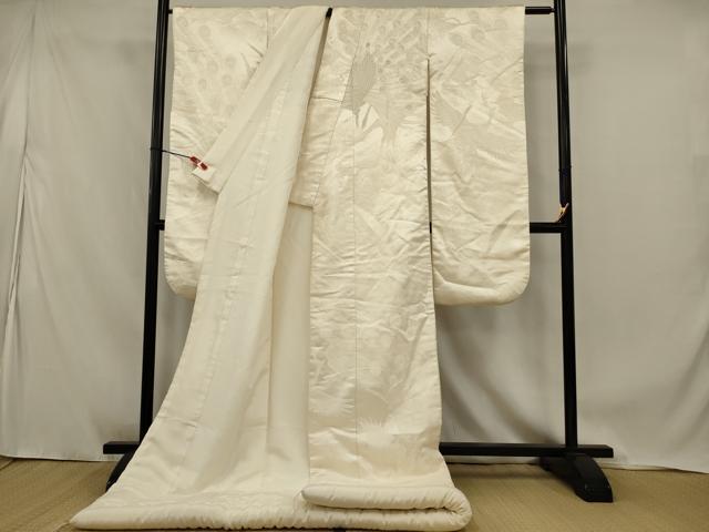 平和屋の平和屋本店●白打掛　白無垢　和装　婚礼　結婚式　花嫁　神社挙式　唐織　孔雀文　逸品　AABJ8268ou｜アングル2