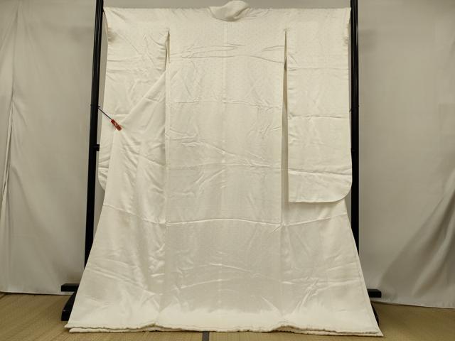 ■■■　サイズ　■■■ 身丈 179.5cm（肩から） 裄丈 65cm 袖丈 104.5cm　縫込み 2.5cm 袖幅 32cm 前幅 24cm 後幅 29cm 着物縫いこみ 内揚げ 0cm 裄 お袖側 約4cm　身頃側 約3cm ■■■　商品詳細　■■■ 【正絹・ふき綿仕立て】 状態は接写画像のように左袖後・袖口・衿に薄い汚れがございますが その他特に目立ったシミ汚れなどもなく大変良い状態です。 大変上質な逸品になります。 お安く出品致しますので、是非この機会にいかがでしょうか？ ■■■　注意事項　■■■ ■モニター発色の具合により色合いが異なる場合がございます。 ■寸法は多少の誤差が生じる場合がございますのでご了承ください。 ■縫込みの長さが左右非対称の場合は短い部分を記載しております。 左右非対称であってもご返品・お値引き等の保証は出来かねますので、ご了承の上ご購入をお願い致します。 ■シミ等のチェックには注意を払っておりますが、見落としがある場合もございますし、個人の見解も様々ですので神経質な方のご購入はお控えください。 ■箪笥に入っておりました着物や帯なので畳みシワや匂いがあるものもございます。 ■お休みは基本的に土日祝となりますが、その他臨時でお休みする場合がございますのでご了承ください。 ■商品の発送は平日のみの発送となります。 ■夜間と土曜、日曜日はお問い合わせの回答が遅れる場合がございます。 ■当店では、お直し、紋入れ、お手入れ等は承っておりません。 ■生地の状態（ヤケ、経年劣化等）によってはサイズ直しが出来ない場合がございます。 その点もどうかご了承のうえ、ご購入をお願いいたします。 ■弊社で取り扱う商品は一点ものにつき、時期や在庫状況に応じて金額が変更となる場合がございます。 ■検針は行っておりません。予めご了承いただきますようお願いいたします。 ■【洗える着物】と記載のある商品におきましては、商品お届け後に洗濯を行ってしまってからのご返品にはご対応しかねます。 念の為、専門店でのお手入れをお願いいたします。 ■写真に写っている物が全てになります。それ以外の付属品はございませんのでご了承ください。 ■状態に関する写真につきましては、掲載可能な写真枚数に限りがあるため、各箇所につき1枚参考画像を掲載しております。 ■着物のサイズ目安は下記を参考ください↓ ＜女性着物＞　お端折り次第で＋5cm　－1cmが着用可能サイズ 　例）身丈170cmの場合、身長160cm～175cm ＜男性着物＞　身丈＋約25cm～27cm程が適応身長 　例）身丈155cmの場合、身長180～182cm