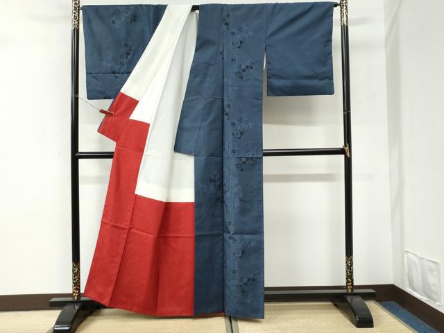 平和屋の平和屋着物●訪問着　本場大島紬　9マルキ　舞蝶枝梅文　正絹　逸品　CABI3228yc｜アングル2