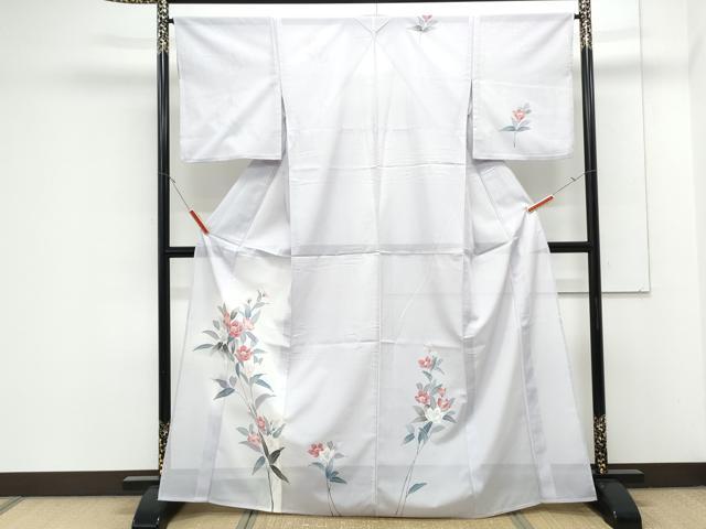 ■■■　サイズ　■■■ 身丈 166cm（肩から） 裄丈 66cm 袖丈 49cm　縫込み 2cm 袖幅 33cm 前幅 24cm 後幅 30cm 着物縫いこみ 内揚げ 0cm 裄 お袖側 約2cm　身頃側 約2cm ■■■　商品詳細　■■■ 【化繊】 状態は特に目立ったシミ汚れなどもなく大変良い状態です。 お安く出品致しますので、是非この機会にいかがでしょうか？※ご自身で洗濯された場合の保証はできかねます。 専門店にご相談ください。 ■■■　注意事項　■■■ ■モニター発色の具合により色合いが異なる場合がございます。 ■寸法は多少の誤差が生じる場合がございますのでご了承ください。 ■縫込みの長さが左右非対称の場合は短い部分を記載しております。 左右非対称であってもご返品・お値引き等の保証は出来かねますので、ご了承の上ご購入をお願い致します。 ■シミ等のチェックには注意を払っておりますが、見落としがある場合もございますし、個人の見解も様々ですので神経質な方のご購入はお控えください。 ■箪笥に入っておりました着物や帯なので畳みシワや匂いがあるものもございます。 ■お休みは基本的に土日祝となりますが、その他臨時でお休みする場合がございますのでご了承ください。 ■商品の発送は平日のみの発送となります。 ■夜間と土曜、日曜日はお問い合わせの回答が遅れる場合がございます。 ■当店では、お直し、紋入れ、お手入れ等は承っておりません。 ■生地の状態（ヤケ、経年劣化等）によってはサイズ直しが出来ない場合がございます。 その点もどうかご了承のうえ、ご購入をお願いいたします。 ■弊社で取り扱う商品は一点ものにつき、時期や在庫状況に応じて金額が変更となる場合がございます。 ■検針は行っておりません。予めご了承いただきますようお願いいたします。 ■【洗える着物】と記載のある商品におきましては、商品お届け後に洗濯を行ってしまってからのご返品にはご対応しかねます。 念の為、専門店でのお手入れをお願いいたします。 ■写真に写っている物が全てになります。それ以外の付属品はございませんのでご了承ください。 ■状態に関する写真につきましては、掲載可能な写真枚数に限りがあるため、各箇所につき1枚参考画像を掲載しております。 ■着物のサイズ目安は下記を参考ください↓ ＜女性着物＞　お端折り次第で＋5cm　－1cmが着用可能サイズ 　例）身丈170cmの場合、身長160cm～175cm ＜男性着物＞　身丈＋約25cm～27cm程が適応身長 　例）身丈155cmの場合、身長180～182cm