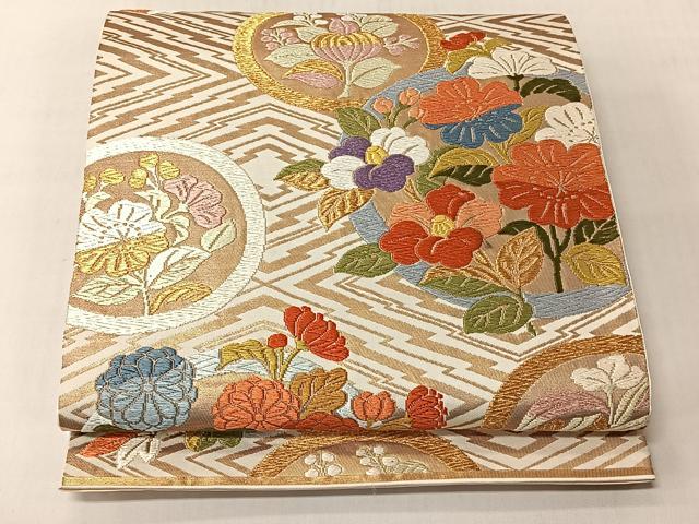 ■■■　サイズ　■■■ 長さ 428cm 幅 31cm程 ■■■　商品詳細　■■■ 【正絹】 詳細に関しましては、画像をご確認ください。 大変上質な逸品になります。 お安く出品致しますので、是非この機会にいかがでしょうか？ ■■■　注意事項　■■■ ■モニター発色の具合により色合いが異なる場合がございます。 ■寸法は多少の誤差が生じる場合がございますのでご了承ください。 ■縫込みの長さが左右非対称の場合は短い部分を記載しております。 左右非対称であってもご返品・お値引き等の保証は出来かねますので、ご了承の上ご購入をお願い致します。 ■シミ等のチェックには注意を払っておりますが、見落としがある場合もございますし、個人の見解も様々ですので神経質な方のご購入はお控えください。 ■箪笥に入っておりました着物や帯なので畳みシワや匂いがあるものもございます。 ■お休みは基本的に土日祝となりますが、その他臨時でお休みする場合がございますのでご了承ください。 ■商品の発送は平日のみの発送となります。 ■夜間と土曜、日曜日はお問い合わせの回答が遅れる場合がございます。 ■当店では、お直し、紋入れ、お手入れ等は承っておりません。 ■生地の状態（ヤケ、経年劣化等）によってはサイズ直しが出来ない場合がございます。 その点もどうかご了承のうえ、ご購入をお願いいたします。 ■弊社で取り扱う商品は一点ものにつき、時期や在庫状況に応じて金額が変更となる場合がございます。 ■検針は行っておりません。予めご了承いただきますようお願いいたします。 ■【洗える着物】と記載のある商品におきましては、商品お届け後に洗濯を行ってしまってからのご返品にはご対応しかねます。 念の為、専門店でのお手入れをお願いいたします。 ■写真に写っている物が全てになります。それ以外の付属品はございませんのでご了承ください。 ■状態に関する写真につきましては、掲載可能な写真枚数に限りがあるため、各箇所につき1枚参考画像を掲載しております。 ■着物のサイズ目安は下記を参考ください↓ ＜女性着物＞　お端折り次第で＋5cm　－1cmが着用可能サイズ 　例）身丈170cmの場合、身長160cm～175cm ＜男性着物＞　身丈＋約25cm～27cm程が適応身長 　例）身丈155cmの場合、身長180～182cm