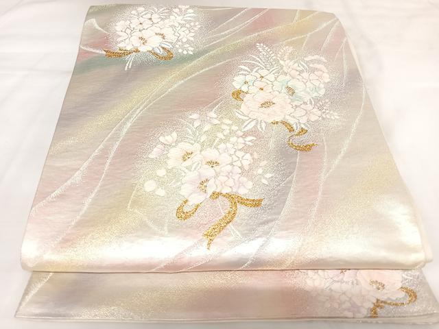 ■■■　サイズ　■■■ 長さ 424cm 幅 30.5cm程 ■■■　商品詳細　■■■ 【正絹】 詳細に関しましては、画像をご確認ください。 大変上質な逸品になります。 お安く出品致しますので、是非この機会にいかがでしょうか？ ■■■　注意事項　■■■ ■モニター発色の具合により色合いが異なる場合がございます。 ■寸法は多少の誤差が生じる場合がございますのでご了承ください。 ■縫込みの長さが左右非対称の場合は短い部分を記載しております。 左右非対称であってもご返品・お値引き等の保証は出来かねますので、ご了承の上ご購入をお願い致します。 ■シミ等のチェックには注意を払っておりますが、見落としがある場合もございますし、個人の見解も様々ですので神経質な方のご購入はお控えください。 ■箪笥に入っておりました着物や帯なので畳みシワや匂いがあるものもございます。 ■お休みは基本的に土日祝となりますが、その他臨時でお休みする場合がございますのでご了承ください。 ■商品の発送は平日のみの発送となります。 ■夜間と土曜、日曜日はお問い合わせの回答が遅れる場合がございます。 ■当店では、お直し、紋入れ、お手入れ等は承っておりません。 ■生地の状態（ヤケ、経年劣化等）によってはサイズ直しが出来ない場合がございます。 その点もどうかご了承のうえ、ご購入をお願いいたします。 ■弊社で取り扱う商品は一点ものにつき、時期や在庫状況に応じて金額が変更となる場合がございます。 ■検針は行っておりません。予めご了承いただきますようお願いいたします。 ■【洗える着物】と記載のある商品におきましては、商品お届け後に洗濯を行ってしまってからのご返品にはご対応しかねます。 念の為、専門店でのお手入れをお願いいたします。 ■写真に写っている物が全てになります。それ以外の付属品はございませんのでご了承ください。 ■状態に関する写真につきましては、掲載可能な写真枚数に限りがあるため、各箇所につき1枚参考画像を掲載しております。 ■着物のサイズ目安は下記を参考ください↓ ＜女性着物＞　お端折り次第で＋5cm　－1cmが着用可能サイズ 　例）身丈170cmの場合、身長160cm～175cm ＜男性着物＞　身丈＋約25cm～27cm程が適応身長 　例）身丈155cmの場合、身長180～182cm