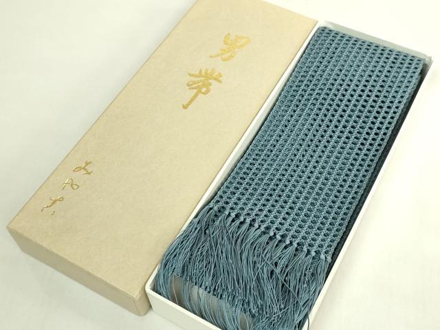 ■■■　サイズ　■■■ 長さ 416cm　幅 9.5cm程 ■■■　商品詳細　■■■ 【正絹・未使用・未仕立て】 状態は一度も締めておらず 特に目立ったシミ汚れなどもなく大変良い状態です。 大変上質な極上の逸品になります。 お安く出品致しますので、是非この機会にいかがでしょうか？ ■■■　注意事項　■■■ ■モニター発色の具合により色合いが異なる場合がございます。 ■寸法は多少の誤差が生じる場合がございますのでご了承ください。 ■縫込みの長さが左右非対称の場合は短い部分を記載しております。 左右非対称であってもご返品・お値引き等の保証は出来かねますので、ご了承の上ご購入をお願い致します。 ■シミ等のチェックには注意を払っておりますが、見落としがある場合もございますし、個人の見解も様々ですので神経質な方のご購入はお控えください。 ■箪笥に入っておりました着物や帯なので畳みシワや匂いがあるものもございます。 ■お休みは基本的に土日祝となりますが、その他臨時でお休みする場合がございますのでご了承ください。 ■商品の発送は平日のみの発送となります。 ■夜間と土曜、日曜日はお問い合わせの回答が遅れる場合がございます。 ■当店では、お直し、紋入れ、お手入れ等は承っておりません。 ■生地の状態（ヤケ、経年劣化等）によってはサイズ直しが出来ない場合がございます。 その点もどうかご了承のうえ、ご購入をお願いいたします。 ■弊社で取り扱う商品は一点ものにつき、時期や在庫状況に応じて金額が変更となる場合がございます。 ■検針は行っておりません。予めご了承いただきますようお願いいたします。 ■【洗える着物】と記載のある商品におきましては、商品お届け後に洗濯を行ってしまってからのご返品にはご対応しかねます。 念の為、専門店でのお手入れをお願いいたします。 ■写真に写っている物が全てになります。 それ以外の付属品はございませんのでご了承ください。 ■状態に関する写真につきましては、掲載可能な写真枚数に限りがあるため、 各箇所につき1枚参考画像を掲載しております。 ■着物のサイズ目安は下記を参考ください↓ ＜女性着物＞　お端折り次第で＋5cm　−10cmが着用可能サイズ 　例）身丈170cmの場合、身長160cm〜175cm ＜男性着物＞　身丈＋約25cm〜27cm程が適応身長 　例）身丈155cmの場合、身長180cm〜182cm