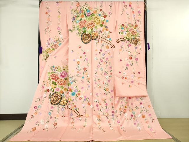 ■■■　サイズ　■■■ 反幅 39cm ※ご自身でお好みのサイズに仕立ててお召になっていただけます。 ■■■　商品詳細　■■■ 【正絹・未使用】 状態は特に目立ったシミ汚れなどもなく大変良い状態です。 大変上質な極上の逸品になります。 お安く出品致しますので、是非この機会にいかがでしょうか？ ■■■　注意事項　■■■ ■モニター発色の具合により色合いが異なる場合がございます。 ■寸法は多少の誤差が生じる場合がございますのでご了承ください。 ■縫込みの長さが左右非対称の場合は短い部分を記載しております。 左右非対称であってもご返品・お値引き等の保証は出来かねますので、ご了承の上ご購入をお願い致します。 ■シミ等のチェックには注意を払っておりますが、見落としがある場合もございますし、個人の見解も様々ですので神経質な方のご購入はお控えください。 ■箪笥に入っておりました着物や帯なので畳みシワや匂いがあるものもございます。 ■お休みは基本的に土日祝となりますが、その他臨時でお休みする場合がございますのでご了承ください。 ■商品の発送は平日のみの発送となります。 ■夜間と土曜、日曜日はお問い合わせの回答が遅れる場合がございます。 ■当店では、お直し、紋入れ、お手入れ等は承っておりません。 ■生地の状態（ヤケ、経年劣化等）によってはサイズ直しが出来ない場合がございます。 その点もどうかご了承のうえ、ご購入をお願いいたします。 ■弊社で取り扱う商品は一点ものにつき、時期や在庫状況に応じて金額が変更となる場合がございます。 ■検針は行っておりません。予めご了承いただきますようお願いいたします。 ■【洗える着物】と記載のある商品におきましては、商品お届け後に洗濯を行ってしまってからのご返品にはご対応しかねます。 念の為、専門店でのお手入れをお願いいたします。 ■写真に写っている物が全てになります。 それ以外の付属品はございませんのでご了承ください。 ■状態に関する写真につきましては、掲載可能な写真枚数に限りがあるため、 各箇所につき1枚参考画像を掲載しております。 ■着物のサイズ目安は下記を参考ください↓ ＜女性着物＞　お端折り次第で＋5cm　−10cmが着用可能サイズ 　例）身丈170cmの場合、身長160cm〜175cm ＜男性着物＞　身丈＋約25cm〜27cm程が適応身長 　例）身丈155cmの場合、身長180cm〜182cm