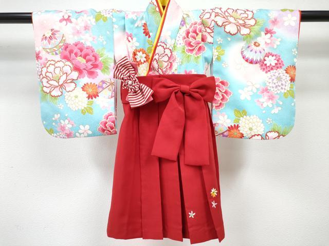 ■■■　サイズ　■■■ 【着物】 身丈 53.5cm（肩から） 裄丈 32.5cm　肩上げ 1.5cm 袖丈 31.5cm 【帯】 胴回り長さ 53.5cm 幅 6cm程 ■■■　商品詳細　■■■ 産着(重ね衿：取り外し可能)・帯【】のいずれも 状態は特に目立ったシミ汚れなどもなく大変良い状態です。 大変上質な逸品になります。 お安く出品致しますので、是非この機会にいかがでしょうか？ ■■■　注意事項　■■■ ■モニター発色の具合により色合いが異なる場合がございます。 ■寸法は多少の誤差が生じる場合がございますのでご了承ください。 ■縫込みの長さが左右非対称の場合は短い部分を記載しております。 左右非対称であってもご返品・お値引き等の保証は出来かねますので、ご了承の上ご購入をお願い致します。 ■シミ等のチェックには注意を払っておりますが、見落としがある場合もございますし、個人の見解も様々ですので神経質な方のご購入はお控えください。 ■箪笥に入っておりました着物や帯なので畳みシワや匂いがあるものもございます。 ■お休みは基本的に土日祝となりますが、その他臨時でお休みする場合がございますのでご了承ください。 ■商品の発送は平日のみの発送となります。 ■夜間と土曜、日曜日はお問い合わせの回答が遅れる場合がございます。 ■当店では、お直し、紋入れ、お手入れ等は承っておりません。 ■生地の状態（ヤケ、経年劣化等）によってはサイズ直しが出来ない場合がございます。 その点もどうかご了承のうえ、ご購入をお願いいたします。 ■弊社で取り扱う商品は一点ものにつき、時期や在庫状況に応じて金額が変更となる場合がございます。 ■検針は行っておりません。予めご了承いただきますようお願いいたします。 ■【洗える着物】と記載のある商品におきましては、商品お届け後に洗濯を行ってしまってからのご返品にはご対応しかねます。 念の為、専門店でのお手入れをお願いいたします。 ■写真に写っている物が全てになります。それ以外の付属品はございませんのでご了承ください。 ■状態に関する写真につきましては、掲載可能な写真枚数に限りがあるため、各箇所につき1枚参考画像を掲載しております。 ■着物のサイズ目安は下記を参考ください↓ ＜女性着物＞　お端折り次第で＋5cm　−1cmが着用可能サイズ 　例）身丈170cmの場合、身長160cm〜175cm ＜男性着物＞　身丈＋約25cm〜27cm程が適応身長 　例）身丈155cmの場合、身長180〜182cm