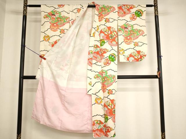 平和屋の平和屋着物[]七五三　女の子　7歳　祝着　四つ身　長襦袢（無双仕立て・半衿刺繍）セット　雲重ね花手毬文　金彩　逸品　AABJ5393ja｜アングル2