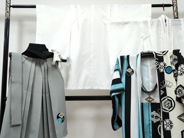 ■■■　サイズ　■■■ 【祝着】 身丈 73cm（肩から） 裄丈 49.5cm（肩上げ　1.5cm） 袖丈 47cm　縫込み 3.5cm 袖幅 29.5cm 前幅 18cm 後幅 22.5cm 着物縫いこみ 内揚げ 0cm （腰上げ　0cm） 裄 お袖側 約1cm　身頃側 約2cm 【羽織】 身丈 66cm（肩から） 裄丈 50.5cm（肩上げ　1.5cm） 袖丈 48cm　縫込み 2.5cm 袖幅 31cm 前幅 17cm 後幅 23.5cm （腰上げ　0cm） 裄 お袖側 約2cm　身頃側 約1.5cm 【長襦袢】 身丈 67.5cm（肩から） 裄丈 49cm（肩上げ　1.5cm） 袖丈 46.5cm　縫込み 1cm 袖幅 29cm 前幅 20.5cm 後幅 22.5cm 着物縫いこみ 内揚げ 0cm （腰上げ　0cm） 裄 お袖側 約1.5cm　身頃側 約1.5cm 【袴】 紐下　約　57cm 【帯】 長さ 210cm　幅 6cm程 ■■■　商品詳細　■■■ 着物・羽織・襦袢・袴・帯【化繊】のいずれも 状態は特に目立ったシミ汚れなどもなく大変良い状態です。 お安く出品致しますので、是非この機会にいかがでしょうか？ ※着物裏地にペン書きがございます。 ※ご自身で洗濯された場合の保証はできかねます。専門店にご相談ください。 ■■■　注意事項　■■■ ■モニター発色の具合により色合いが異なる場合がございます。 ■寸法は多少の誤差が生じる場合がございますのでご了承ください。 ■縫込みの長さが左右非対称の場合は短い部分を記載しております。 左右非対称であってもご返品・お値引き等の保証は出来かねますので、ご了承の上ご購入をお願い致します。 ■シミ等のチェックには注意を払っておりますが、見落としがある場合もございますし、個人の見解も様々ですので神経質な方のご購入はお控えください。 ■箪笥に入っておりました着物や帯なので畳みシワや匂いがあるものもございます。 ■お休みは基本的に土日祝となりますが、その他臨時でお休みする場合がございますのでご了承ください。 ■商品の発送は平日のみの発送となります。 ■夜間と土曜、日曜日はお問い合わせの回答が遅れる場合がございます。 ■当店では、お直し、紋入れ、お手入れ等は承っておりません。 ■生地の状態（ヤケ、経年劣化等）によってはサイズ直しが出来ない場合がございます。 その点もどうかご了承のうえ、ご購入をお願いいたします。 ■弊社で取り扱う商品は一点ものにつき、時期や在庫状況に応じて金額が変更となる場合がございます。 ■検針は行っておりません。予めご了承いただきますようお願いいたします。 ■【洗える着物】と記載のある商品におきましては、商品お届け後に洗濯を行ってしまってからのご返品にはご対応しかねます。 念の為、専門店でのお手入れをお願いいたします。 ■写真に写っている物が全てになります。それ以外の付属品はございませんのでご了承ください。 ■状態に関する写真につきましては、掲載可能な写真枚数に限りがあるため、各箇所につき1枚参考画像を掲載しております。 ■着物のサイズ目安は下記を参考ください↓ ＜女性着物＞　お端折り次第で＋5cm　−1cmが着用可能サイズ 　例）身丈170cmの場合、身長160cm〜175cm ＜男性着物＞　身丈＋約25cm〜27cm程が適応身長 　例）身丈155cmの場合、身長180〜182cm