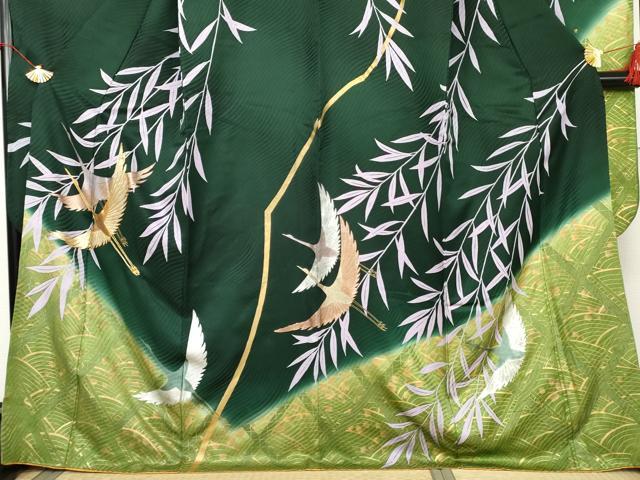 平和屋の平和屋着物●豪華振袖　駒刺繍　枝垂れ柳飛鶴文　暈し染め　金銀彩　正絹　逸品　AABL1185cs｜アングル3