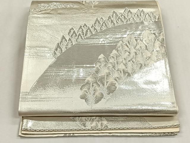 ■■■　サイズ　■■■ 長さ 424cm 幅 30.5cm程 ■■■　商品詳細　■■■ 【正絹・芯なし】 詳細に関しましては、画像をご確認ください。 大変上質な逸品になります。 お安く出品致しますので、是非この機会にいかがでしょうか？ ■■■　注意事項　■■■ ■モニター発色の具合により色合いが異なる場合がございます。 ■寸法は多少の誤差が生じる場合がございますのでご了承ください。 ■縫込みの長さが左右非対称の場合は短い部分を記載しております。 左右非対称であってもご返品・お値引き等の保証は出来かねますので、ご了承の上ご購入をお願い致します。 ■シミ等のチェックには注意を払っておりますが、見落としがある場合もございますし、個人の見解も様々ですので神経質な方のご購入はお控えください。 ■箪笥に入っておりました着物や帯なので畳みシワや匂いがあるものもございます。 ■お休みは基本的に土日祝となりますが、その他臨時でお休みする場合がございますのでご了承ください。 ■商品の発送は平日のみの発送となります。 ■夜間と土曜、日曜日はお問い合わせの回答が遅れる場合がございます。 ■当店では、お直し、紋入れ、お手入れ等は承っておりません。 ■生地の状態（ヤケ、経年劣化等）によってはサイズ直しが出来ない場合がございます。 その点もどうかご了承のうえ、ご購入をお願いいたします。 ■弊社で取り扱う商品は一点ものにつき、時期や在庫状況に応じて金額が変更となる場合がございます。 ■検針は行っておりません。予めご了承いただきますようお願いいたします。 ■【洗える着物】と記載のある商品におきましては、商品お届け後に洗濯を行ってしまってからのご返品にはご対応しかねます。 念の為、専門店でのお手入れをお願いいたします。 ■写真に写っている物が全てになります。それ以外の付属品はございませんのでご了承ください。 ■状態に関する写真につきましては、掲載可能な写真枚数に限りがあるため、各箇所につき1枚参考画像を掲載しております。 ■着物のサイズ目安は下記を参考ください↓ ＜女性着物＞　お端折り次第で＋5cm　−1cmが着用可能サイズ 　例）身丈170cmの場合、身長160cm〜175cm ＜男性着物＞　身丈＋約25cm〜27cm程が適応身長 　例）身丈155cmの場合、身長180〜182cm