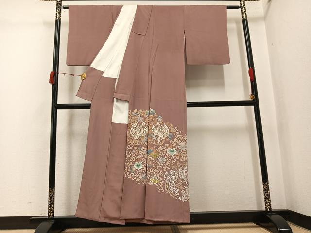 平和屋の平和屋着物●豪華色留袖　鳳凰花唐草文　金銀彩　正絹　逸品　AABK0318ph｜アングル2