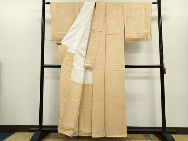 平和屋の平和屋着物●上質な色無地　流水草花地紋　肌色　正絹　逸品　未使用　CABJ2420ze｜アングル3