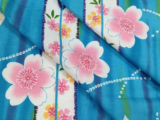 ■■■　サイズ　■■■ 身丈 159.5cm（肩から） 裄丈 62cm 袖丈 47.5cm　縫込み 1cm 袖幅 31.5cm 前幅 23.5cm 後幅 28cm 着物縫いこみ 内揚げ 0cm 裄 お袖側 約1.5cm　身頃側 約0cm ■■■　商品詳細　■■■ 【綿】 状態は接写画像のように後身頃・右袖に薄い汚れがございますが その他特に目立ったシミ汚れなどもなく大変良い状態です。 大変上質な逸品になります。 お安く出品致しますので、是非この機会にいかがでしょうか？ ■■■　注意事項　■■■ ■モニター発色の具合により色合いが異なる場合がございます。 ■寸法は多少の誤差が生じる場合がございますのでご了承ください。 ■縫込みの長さが左右非対称の場合は短い部分を記載しております。 左右非対称であってもご返品・お値引き等の保証は出来かねますので、ご了承の上ご購入をお願い致します。 ■シミ等のチェックには注意を払っておりますが、見落としがある場合もございますし、個人の見解も様々ですので神経質な方のご購入はお控えください。 ■箪笥に入っておりました着物や帯なので畳みシワや匂いがあるものもございます。 ■お休みは基本的に土日祝となりますが、その他臨時でお休みする場合がございますのでご了承ください。 ■商品の発送は平日のみの発送となります。 ■夜間と土曜、日曜日はお問い合わせの回答が遅れる場合がございます。 ■当店では、お直し、紋入れ、お手入れ等は承っておりません。 ■生地の状態（ヤケ、経年劣化等）によってはサイズ直しが出来ない場合がございます。 その点もどうかご了承のうえ、ご購入をお願いいたします。 ■弊社で取り扱う商品は一点ものにつき、時期や在庫状況に応じて金額が変更となる場合がございます。 ■検針は行っておりません。予めご了承いただきますようお願いいたします。 ■【洗える着物】と記載のある商品におきましては、商品お届け後に洗濯を行ってしまってからのご返品にはご対応しかねます。 念の為、専門店でのお手入れをお願いいたします。 ■写真に写っている物が全てになります。それ以外の付属品はございませんのでご了承ください。 ■状態に関する写真につきましては、掲載可能な写真枚数に限りがあるため、各箇所につき1枚参考画像を掲載しております。 ■着物のサイズ目安は下記を参考ください↓ ＜女性着物＞　お端折り次第で＋5cm　−1cmが着用可能サイズ 　例）身丈170cmの場合、身長160cm〜175cm ＜男性着物＞　身丈＋約25cm〜27cm程が適応身長 　例）身丈155cmの場合、身長180〜182cm