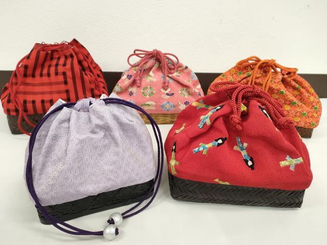 平和屋着物▼夏物　和装小物　和装バッグ　籠巾着まとめて5点　浴衣　麻の葉　姉さん人形柄　縮緬　綿など　逸品　CABJ1533ju