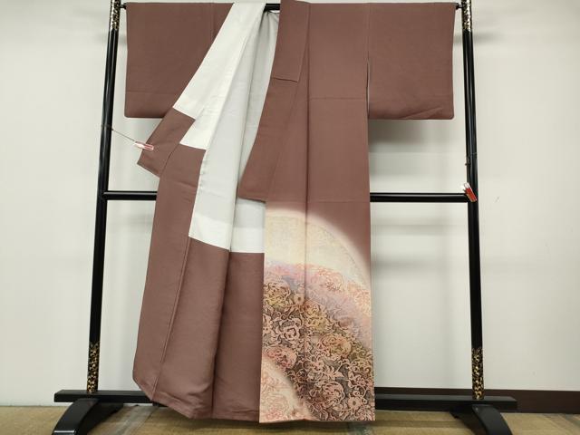 平和屋の平和屋着物●日展作家　山本唯与志　レリーフ染　色留袖　更紗花文　暈し染め　金彩　正絹　逸品　CABK8155ut｜アングル2