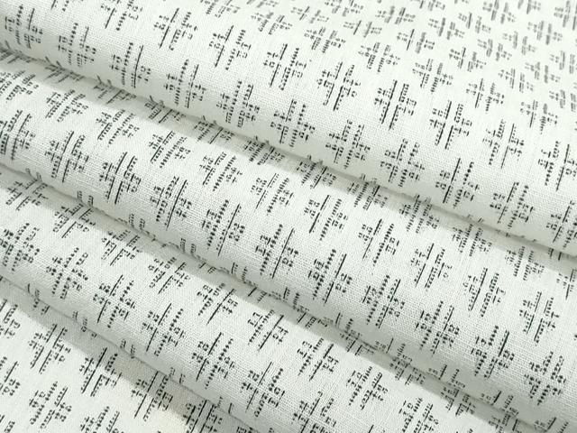 ■■■　サイズ　■■■ 身丈 151.5cm（肩から） 裄丈 68cm 袖丈 47.5cm　縫込み 4cm 袖幅 34.5cm 前幅 25cm 後幅 30cm 着物縫いこみ 内揚げ 4.5cm 裄 お袖側 約2cm　身頃側 約1cm ■■■　商品詳細　■■■ 【交織】 状態は接写画像のように後身頃・右袖前・衿・衿裏・肩当てに薄い汚れがございます。 お安く出品致しますので、是非この機会にいかがでしょうか？ ■■■　注意事項　■■■ ■モニター発色の具合により色合いが異なる場合がございます。 ■寸法は多少の誤差が生じる場合がございますのでご了承ください。 ■縫込みの長さが左右非対称の場合は短い部分を記載しております。 左右非対称であってもご返品・お値引き等の保証は出来かねますので、ご了承の上ご購入をお願い致します。 ■シミ等のチェックには注意を払っておりますが、見落としがある場合もございますし、個人の見解も様々ですので神経質な方のご購入はお控えください。 ■箪笥に入っておりました着物や帯なので畳みシワや匂いがあるものもございます。 ■お休みは基本的に土日祝となりますが、その他臨時でお休みする場合がございますのでご了承ください。 ■商品の発送は平日のみの発送となります。 ■夜間と土曜、日曜日はお問い合わせの回答が遅れる場合がございます。 ■当店では、お直し、紋入れ、お手入れ等は承っておりません。 ■生地の状態（ヤケ、経年劣化等）によってはサイズ直しが出来ない場合がございます。 その点もどうかご了承のうえ、ご購入をお願いいたします。 ■弊社で取り扱う商品は一点ものにつき、時期や在庫状況に応じて金額が変更となる場合がございます。 ■検針は行っておりません。予めご了承いただきますようお願いいたします。 ■【洗える着物】と記載のある商品におきましては、商品お届け後に洗濯を行ってしまってからのご返品にはご対応しかねます。 念の為、専門店でのお手入れをお願いいたします。 ■写真に写っている物が全てになります。それ以外の付属品はございませんのでご了承ください。 ■状態に関する写真につきましては、掲載可能な写真枚数に限りがあるため、各箇所につき1枚参考画像を掲載しております。 ■着物のサイズ目安は下記を参考ください↓ ＜女性着物＞　お端折り次第で＋5cm　−1cmが着用可能サイズ 　例）身丈170cmの場合、身長160cm〜175cm ＜男性着物＞　身丈＋約25cm〜27cm程が適応身長 　例）身丈155cmの場合、身長180〜182cm