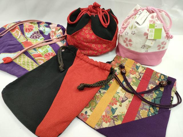 平和屋着物▼和装小物　和装バッグ　巾着まとめて5点　舞桜　縮緬　綿麻　金彩　浴衣　袴　未使用あり　逸品　CABL2425ju