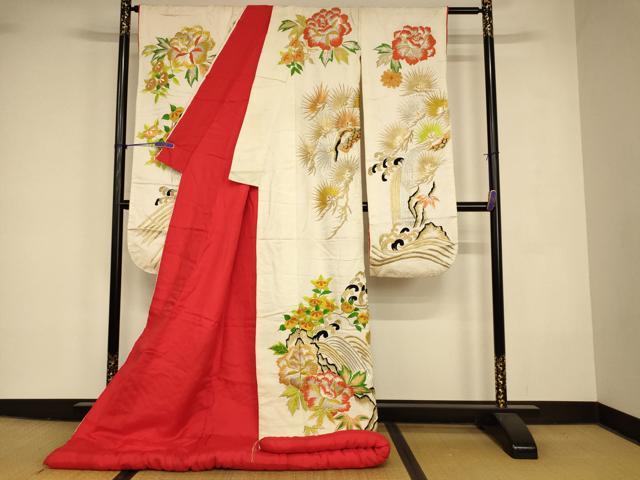 平和屋の平和屋本店●色打掛　和装　婚礼　結婚式　花嫁　神社挙式　総刺繍　更紗花流水文　金銀糸　逸品　AABK8319fw｜アングル2