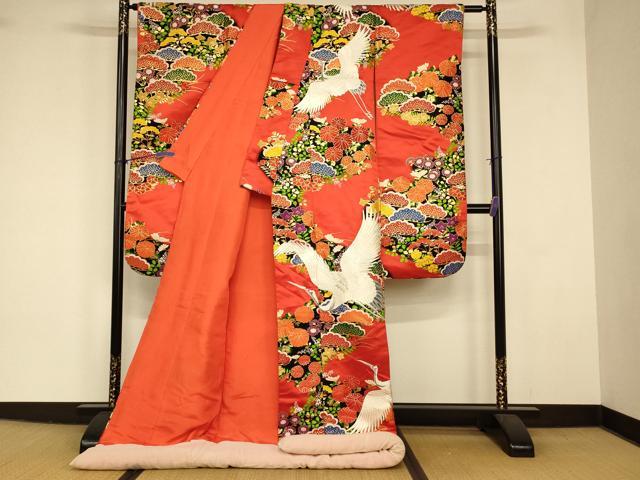 平和屋の平和屋本店●色打掛　和装　婚礼　結婚式　花嫁　神社挙式　唐織　飛鶴草花文　金銀糸　逸品　AABK8323fw｜アングル2