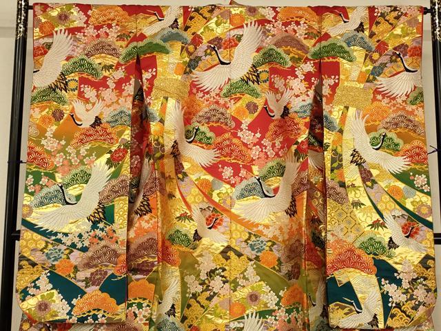 平和屋の平和屋本店●色打掛　和装　婚礼　結婚式　花嫁　神社挙式　唐織　飛鶴松竹梅束ね熨斗文　金銀糸　逸品　AABK8329fw｜アングル3