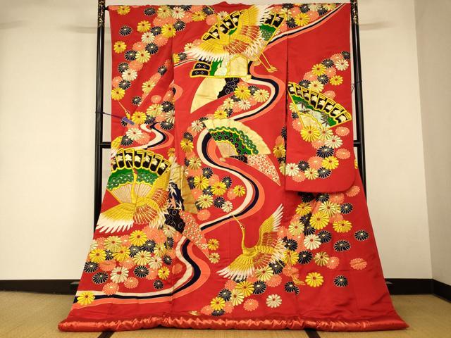 平和屋本店●色打掛 和装 婚礼 結婚式 花嫁 神社挙式 駒刺繍 飛鶴舞花扇子文 金彩 金銀糸 逸品 AABK8341fw