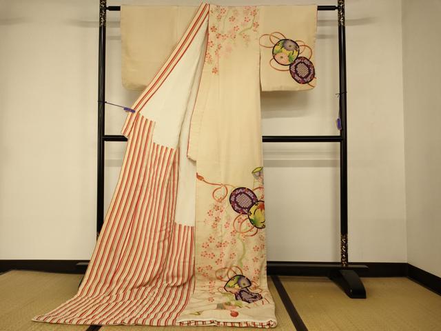 平和屋の平和屋本店●お引きずり・お引き摺り　訪問着　和装　舞台　舞妓　芸妓　芸者　衣装　花鼓枝桜文　金彩　逸品　AABK8298fw｜アングル2