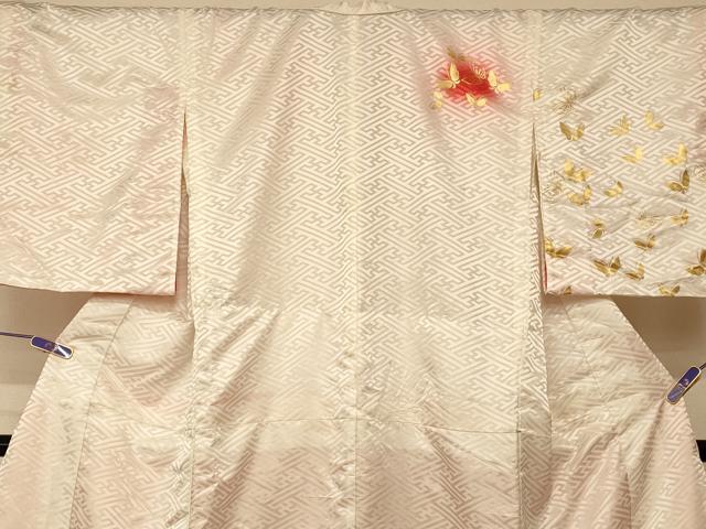 平和屋の平和屋本店●お引きずり・お引き摺り　訪問着　和装　舞台　舞妓　芸妓　芸者　衣装　舞蝶文　暈し染め　金彩　AABK8311fw｜アングル3