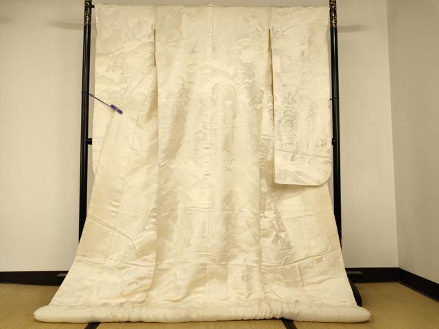 ■■■　サイズ　■■■ 身丈 191cm（肩から） 裄丈 66cm 袖丈 103cm　縫込み 7cm 袖幅 33cm 前幅 27cm 後幅 32cm 着物縫いこみ 内揚げ 0cm 裄 お袖側 約3cm　身頃側 約0cm ■■■　商品詳細　■■■ 【正絹・ふき綿仕立て】 状態は接写画像のようにふき綿部分・表地・袖口・衿裏・胴裏に薄い汚れ、表地に糸解けがございますが その他特に目立ったシミ汚れなどもなく大変良い状態です。 大変上質な逸品になります。 お安く出品致しますので、是非この機会にいかがでしょうか？ ■■■　注意事項　■■■ ■モニター発色の具合により色合いが異なる場合がございます。 ■寸法は多少の誤差が生じる場合がございますのでご了承ください。 ■縫込みの長さが左右非対称の場合は短い部分を記載しております。 左右非対称であってもご返品・お値引き等の保証は出来かねますので、ご了承の上ご購入をお願い致します。 ■シミ等のチェックには注意を払っておりますが、見落としがある場合もございますし、個人の見解も様々ですので神経質な方のご購入はお控えください。 ■箪笥に入っておりました着物や帯なので畳みシワや匂いがあるものもございます。 ■お休みは基本的に土日祝となりますが、その他臨時でお休みする場合がございますのでご了承ください。 ■商品の発送は平日のみの発送となります。 ■夜間と土曜、日曜日はお問い合わせの回答が遅れる場合がございます。 ■当店では、お直し、紋入れ、お手入れ等は承っておりません。 ■生地の状態（ヤケ、経年劣化等）によってはサイズ直しが出来ない場合がございます。 その点もどうかご了承のうえ、ご購入をお願いいたします。 ■弊社で取り扱う商品は一点ものにつき、時期や在庫状況に応じて金額が変更となる場合がございます。 ■検針は行っておりません。予めご了承いただきますようお願いいたします。 ■【洗える着物】と記載のある商品におきましては、商品お届け後に洗濯を行ってしまってからのご返品にはご対応しかねます。 念の為、専門店でのお手入れをお願いいたします。 ■写真に写っている物が全てになります。 それ以外の付属品はございませんのでご了承ください。 ■状態に関する写真につきましては、掲載可能な写真枚数に限りがあるため、 各箇所につき1枚参考画像を掲載しております。 ■着物のサイズ目安は下記を参考ください↓ ＜女性着物＞　お端折り次第で＋5cm　−10cmが着用可能サイズ 　例）身丈170cmの場合、身長160cm〜175cm ＜男性着物＞　身丈＋約25cm〜27cm程が適応身長 　例）身丈155cmの場合、身長180cm〜182cm