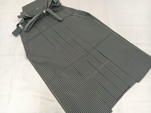 ■■■　サイズ　■■■ 紐下丈　約84cm ■■■　商品詳細　■■■ 【正絹・未使用】 状態は特に目立ったシミ汚れなどもなく大変良い状態です。 大変上質な逸品になります。 お安く出品致しますので、是非この機会にいかがでしょうか？ ■■■　注意事項　■■■ ■モニター発色の具合により色合いが異なる場合がございます。 ■寸法は多少の誤差が生じる場合がございますのでご了承ください。 ■縫込みの長さが左右非対称の場合は短い部分を記載しております。 左右非対称であってもご返品・お値引き等の保証は出来かねますので、ご了承の上ご購入をお願い致します。 ■シミ等のチェックには注意を払っておりますが、見落としがある場合もございますし、個人の見解も様々ですので神経質な方のご購入はお控えください。 ■箪笥に入っておりました着物や帯なので畳みシワや匂いがあるものもございます。 ■お休みは基本的に土日祝となりますが、その他臨時でお休みする場合がございますのでご了承ください。 ■商品の発送は平日のみの発送となります。 ■夜間と土曜、日曜日はお問い合わせの回答が遅れる場合がございます。 ■当店では、お直し、紋入れ、お手入れ等は承っておりません。 ■生地の状態（ヤケ、経年劣化等）によってはサイズ直しが出来ない場合がございます。 その点もどうかご了承のうえ、ご購入をお願いいたします。 ■弊社で取り扱う商品は一点ものにつき、時期や在庫状況に応じて金額が変更となる場合がございます。 ■検針は行っておりません。予めご了承いただきますようお願いいたします。 ■【洗える着物】と記載のある商品におきましては、商品お届け後に洗濯を行ってしまってからのご返品にはご対応しかねます。 念の為、専門店でのお手入れをお願いいたします。 ■写真に写っている物が全てになります。それ以外の付属品はございませんのでご了承ください。 ■状態に関する写真につきましては、掲載可能な写真枚数に限りがあるため、各箇所につき1枚参考画像を掲載しております。 ■着物のサイズ目安は下記を参考ください↓ ＜女性着物＞　お端折り次第で＋5cm　−1cmが着用可能サイズ 　例）身丈170cmの場合、身長160cm〜175cm ＜男性着物＞　身丈＋約25cm〜27cm程が適応身長 　例）身丈155cmの場合、身長180〜182cm