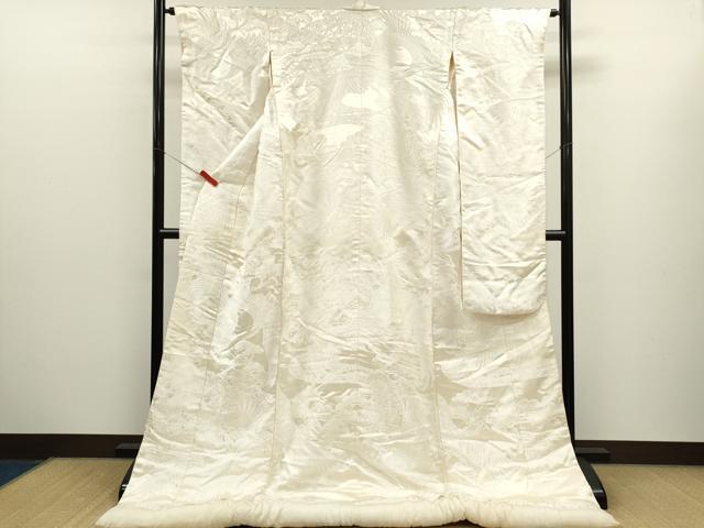 ■■■　サイズ　■■■ 身丈 183.5cm（肩から） 裄丈 63cm 袖丈 103.5cm　縫込み 3.5cm 袖幅 31cm 前幅 26.5cm 後幅 32cm 着物縫いこみ 内揚げ 0cm 裄 お袖側 約2cm　身頃側 約0cm ■■■　商品詳細　■■■ 【正絹・バチ衿】 状態は接写画像のように表地所々・ふき綿・胴裏に薄い汚れがございます。 大変上質な逸品になりますのでぜひお手入れをされてお召しになられてはいかがでしょうか。 お安く出品致しますので、是非この機会にいかがでしょうか？ ■■■　注意事項　■■■ ■モニター発色の具合により色合いが異なる場合がございます。 ■寸法は多少の誤差が生じる場合がございますのでご了承ください。 ■縫込みの長さが左右非対称の場合は短い部分を記載しております。 左右非対称であってもご返品・お値引き等の保証は出来かねますので、ご了承の上ご購入をお願い致します。 ■シミ等のチェックには注意を払っておりますが、見落としがある場合もございますし、個人の見解も様々ですので神経質な方のご購入はお控えください。 ■箪笥に入っておりました着物や帯なので畳みシワや匂いがあるものもございます。 ■お休みは基本的に土日祝となりますが、その他臨時でお休みする場合がございますのでご了承ください。 ■商品の発送は平日のみの発送となります。 ■夜間と土曜、日曜日はお問い合わせの回答が遅れる場合がございます。 ■当店では、お直し、紋入れ、お手入れ等は承っておりません。 ■生地の状態（ヤケ、経年劣化等）によってはサイズ直しが出来ない場合がございます。 その点もどうかご了承のうえ、ご購入をお願いいたします。 ■弊社で取り扱う商品は一点ものにつき、時期や在庫状況に応じて金額が変更となる場合がございます。 ■検針は行っておりません。予めご了承いただきますようお願いいたします。 ■【洗える着物】と記載のある商品におきましては、商品お届け後に洗濯を行ってしまってからのご返品にはご対応しかねます。 念の為、専門店でのお手入れをお願いいたします。 ■写真に写っている物が全てになります。 それ以外の付属品はございませんのでご了承ください。 ■状態に関する写真につきましては、掲載可能な写真枚数に限りがあるため、 各箇所につき1枚参考画像を掲載しております。 ■着物のサイズ目安は下記を参考ください↓ ＜女性着物＞　お端折り次第で＋5cm　−10cmが着用可能サイズ 　例）身丈170cmの場合、身長160cm〜175cm ＜男性着物＞　身丈＋約25cm〜27cm程が適応身長 　例）身丈155cmの場合、身長180cm〜182cm