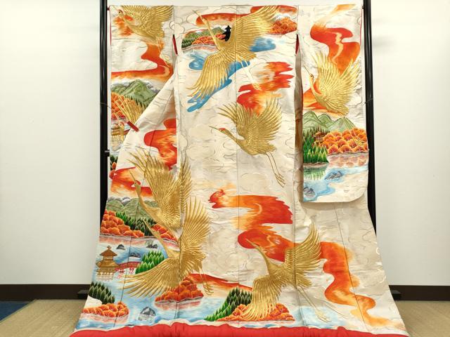 ■■■　サイズ　■■■ 身丈 184cm（肩から） 裄丈 66cm 袖丈 103.5cm　縫込み 8cm 袖幅 33cm 前幅 28cm 後幅 32cm 着物縫いこみ 内揚げ 0cm 裄 お袖側 約1cm　身頃側 約1cm ■■■　商品詳細　■■■ 【正絹】 状態は接写画像のようにおくみ・後身頃に薄い汚れがございますが その他特に目立ったシミ汚れなどもなく大変良い状態です。 大変上質な逸品になります。 お安く出品致しますので、是非この機会にいかがでしょうか？ ■■■　注意事項　■■■ ■モニター発色の具合により色合いが異なる場合がございます。 ■寸法は多少の誤差が生じる場合がございますのでご了承ください。 ■縫込みの長さが左右非対称の場合は短い部分を記載しております。 左右非対称であってもご返品・お値引き等の保証は出来かねますので、ご了承の上ご購入をお願い致します。 ■シミ等のチェックには注意を払っておりますが、見落としがある場合もございますし、個人の見解も様々ですので神経質な方のご購入はお控えください。 ■箪笥に入っておりました着物や帯なので畳みシワや匂いがあるものもございます。 ■お休みは基本的に土日祝となりますが、その他臨時でお休みする場合がございますのでご了承ください。 ■商品の発送は平日のみの発送となります。 ■夜間と土曜、日曜日はお問い合わせの回答が遅れる場合がございます。 ■当店では、お直し、紋入れ、お手入れ等は承っておりません。 ■生地の状態（ヤケ、経年劣化等）によってはサイズ直しが出来ない場合がございます。 その点もどうかご了承のうえ、ご購入をお願いいたします。 ■弊社で取り扱う商品は一点ものにつき、時期や在庫状況に応じて金額が変更となる場合がございます。 ■検針は行っておりません。予めご了承いただきますようお願いいたします。 ■【洗える着物】と記載のある商品におきましては、商品お届け後に洗濯を行ってしまってからのご返品にはご対応しかねます。 念の為、専門店でのお手入れをお願いいたします。 ■写真に写っている物が全てになります。 それ以外の付属品はございませんのでご了承ください。 ■状態に関する写真につきましては、掲載可能な写真枚数に限りがあるため、 各箇所につき1枚参考画像を掲載しております。 ■着物のサイズ目安は下記を参考ください↓ ＜女性着物＞　お端折り次第で＋5cm　−10cmが着用可能サイズ 　例）身丈170cmの場合、身長160cm〜175cm ＜男性着物＞　身丈＋約25cm〜27cm程が適応身長 　例）身丈155cmの場合、身長180cm〜182cm