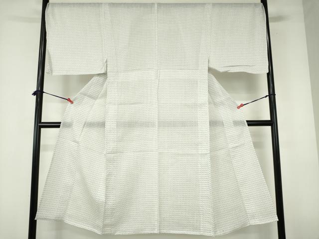 ■■■　サイズ　■■■ 身丈 141cm（肩から） 裄丈 70.5cm 袖丈 48.5cm　縫込み 3.5cm 袖幅 37cm 前幅 26cm 後幅 30.5cm 着物縫いこみ 内揚げ 5.5cm 裄 お袖側 約1cm　身頃側 約2.5cm ■■■　商品詳細　■■■ 【綿麻】 状態は接写画像のように衿・右袖前に薄い汚れがございますが その他特に目立ったシミ汚れなどもなく大変良い状態です。 大変上質な逸品になります。 お安く出品致しますので、是非この機会にいかがでしょうか？ ■■■　注意事項　■■■ ■モニター発色の具合により色合いが異なる場合がございます。 ■寸法は多少の誤差が生じる場合がございますのでご了承ください。 ■縫込みの長さが左右非対称の場合は短い部分を記載しております。 左右非対称であってもご返品・お値引き等の保証は出来かねますので、ご了承の上ご購入をお願い致します。 ■シミ等のチェックには注意を払っておりますが、見落としがある場合もございますし、個人の見解も様々ですので神経質な方のご購入はお控えください。 ■箪笥に入っておりました着物や帯なので畳みシワや匂いがあるものもございます。 ■お休みは基本的に土日祝となりますが、その他臨時でお休みする場合がございますのでご了承ください。 ■商品の発送は平日のみの発送となります。 ■夜間と土曜、日曜日はお問い合わせの回答が遅れる場合がございます。 ■当店では、お直し、紋入れ、お手入れ等は承っておりません。 ■生地の状態（ヤケ、経年劣化等）によってはサイズ直しが出来ない場合がございます。 その点もどうかご了承のうえ、ご購入をお願いいたします。 ■弊社で取り扱う商品は一点ものにつき、時期や在庫状況に応じて金額が変更となる場合がございます。 ■検針は行っておりません。予めご了承いただきますようお願いいたします。 ■【洗える着物】と記載のある商品におきましては、商品お届け後に洗濯を行ってしまってからのご返品にはご対応しかねます。 念の為、専門店でのお手入れをお願いいたします。 ■写真に写っている物が全てになります。それ以外の付属品はございませんのでご了承ください。 ■状態に関する写真につきましては、掲載可能な写真枚数に限りがあるため、各箇所につき1枚参考画像を掲載しております。 ■着物のサイズ目安は下記を参考ください↓ ＜女性着物＞　お端折り次第で＋5cm　−1cmが着用可能サイズ 　例）身丈170cmの場合、身長160cm〜175cm ＜男性着物＞　身丈＋約25cm〜27cm程が適応身長 　例）身丈155cmの場合、身長180〜182cm