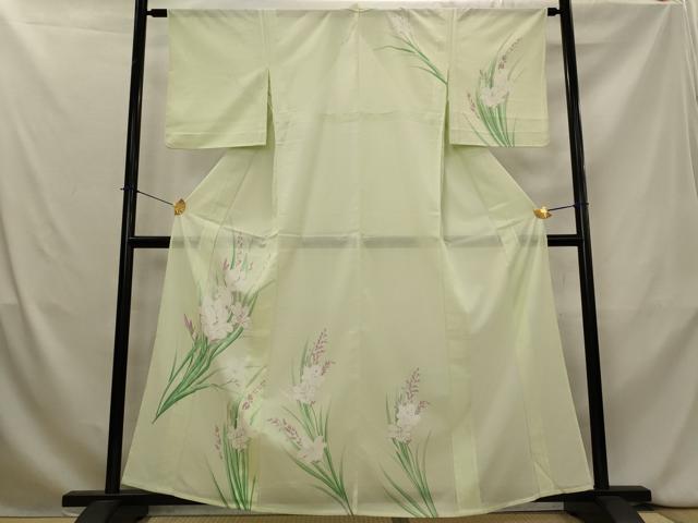 ■■■　サイズ　■■■ 身丈 159.5cm（肩から） 裄丈 61cm 袖丈 49cm　縫込み 5cm 袖幅 32cm 前幅 24.5cm 後幅 28.5cm 着物縫いこみ 内揚げ 2.5cm 裄 お袖側 約2.5cm　身頃側 約3cm ■■■　商品詳細　■■■ 【化繊】 状態は接写画像のように下前おくみ・後身頃・左袖後・衿に薄い汚れがございますが その他特に目立ったシミ汚れなどもなく大変良い状態です。 お安く出品致しますので、是非この機会にいかがでしょうか？※ご自身で洗濯された場合の保証はできかねます。 専門店にご相談ください。 ■■■　注意事項　■■■ ■モニター発色の具合により色合いが異なる場合がございます。 ■寸法は多少の誤差が生じる場合がございますのでご了承ください。 ■縫込みの長さが左右非対称の場合は短い部分を記載しております。 左右非対称であってもご返品・お値引き等の保証は出来かねますので、ご了承の上ご購入をお願い致します。 ■シミ等のチェックには注意を払っておりますが、見落としがある場合もございますし、個人の見解も様々ですので神経質な方のご購入はお控えください。 ■箪笥に入っておりました着物や帯なので畳みシワや匂いがあるものもございます。 ■お休みは基本的に土日祝となりますが、その他臨時でお休みする場合がございますのでご了承ください。 ■商品の発送は平日のみの発送となります。 ■夜間と土曜、日曜日はお問い合わせの回答が遅れる場合がございます。 ■当店では、お直し、紋入れ、お手入れ等は承っておりません。 ■生地の状態（ヤケ、経年劣化等）によってはサイズ直しが出来ない場合がございます。 その点もどうかご了承のうえ、ご購入をお願いいたします。 ■弊社で取り扱う商品は一点ものにつき、時期や在庫状況に応じて金額が変更となる場合がございます。 ■検針は行っておりません。予めご了承いただきますようお願いいたします。 ■【洗える着物】と記載のある商品におきましては、商品お届け後に洗濯を行ってしまってからのご返品にはご対応しかねます。 念の為、専門店でのお手入れをお願いいたします。 ■写真に写っている物が全てになります。それ以外の付属品はございませんのでご了承ください。 ■状態に関する写真につきましては、掲載可能な写真枚数に限りがあるため、各箇所につき1枚参考画像を掲載しております。 ■着物のサイズ目安は下記を参考ください↓ ＜女性着物＞　お端折り次第で＋5cm　−1cmが着用可能サイズ 　例）身丈170cmの場合、身長160cm〜175cm ＜男性着物＞　身丈＋約25cm〜27cm程が適応身長 　例）身丈155cmの場合、身長180〜182cm