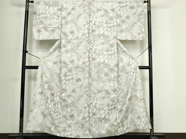 ■■■　サイズ　■■■ 身丈 154cm（肩から） 裄丈 64cm 袖丈 47cm　縫込み 1.5cm 袖幅 32cm 前幅 24cm 後幅 30cm 着物縫いこみ 内揚げ 1.5cm 裄 お袖側 約3cm　身頃側 約3cm ■■■　商品詳細　■■■ 【綿】状態は接写画像のように肩当てに薄い汚れがございますがその他表地は特に目立ったシミ汚れなどもなく大変良い状態です。 大変上質な逸品になります。 お安く出品致しますので、是非この機会にいかがでしょうか？ ■■■　注意事項　■■■ ■モニター発色の具合により色合いが異なる場合がございます。 ■寸法は多少の誤差が生じる場合がございますのでご了承ください。 ■縫込みの長さが左右非対称の場合は短い部分を記載しております。 左右非対称であってもご返品・お値引き等の保証は出来かねますので、ご了承の上ご購入をお願い致します。 ■シミ等のチェックには注意を払っておりますが、見落としがある場合もございますし、個人の見解も様々ですので神経質な方のご購入はお控えください。 ■箪笥に入っておりました着物や帯なので畳みシワや匂いがあるものもございます。 ■お休みは基本的に土日祝となりますが、その他臨時でお休みする場合がございますのでご了承ください。 ■商品の発送は平日のみの発送となります。 ■夜間と土曜、日曜日はお問い合わせの回答が遅れる場合がございます。 ■当店では、お直し、紋入れ、お手入れ等は承っておりません。 ■生地の状態（ヤケ、経年劣化等）によってはサイズ直しが出来ない場合がございます。 その点もどうかご了承のうえ、ご購入をお願いいたします。 ■弊社で取り扱う商品は一点ものにつき、時期や在庫状況に応じて金額が変更となる場合がございます。 ■検針は行っておりません。予めご了承いただきますようお願いいたします。 ■【洗える着物】と記載のある商品におきましては、商品お届け後に洗濯を行ってしまってからのご返品にはご対応しかねます。 念の為、専門店でのお手入れをお願いいたします。 ■写真に写っている物が全てになります。それ以外の付属品はございませんのでご了承ください。 ■状態に関する写真につきましては、掲載可能な写真枚数に限りがあるため、各箇所につき1枚参考画像を掲載しております。 ■着物のサイズ目安は下記を参考ください↓ ＜女性着物＞　お端折り次第で＋5cm　−1cmが着用可能サイズ 　例）身丈170cmの場合、身長160cm〜175cm ＜男性着物＞　身丈＋約25cm〜27cm程が適応身長 　例）身丈155cmの場合、身長180〜182cm