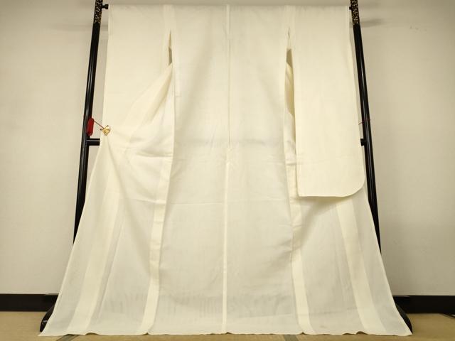 ■■■　サイズ　■■■ 身丈 182.5cm（肩から） 裄丈 65cm 袖丈 107.5cm　縫込み 3cm 袖幅 32.5cm 前幅 26cm 後幅 31cm 着物縫いこみ 内揚げ 0cm 裄 お袖側 約2.5cm　身頃側 約1cm ■■■　商品詳細　■■■ 【化繊】 状態は接写画像のように表地所々・衿裏・衿山・両袖に薄い汚れがございます。 ぜひお手入れをされてお召しになられてはいかがでしょうか。 お安く出品致しますので、是非この機会にいかがでしょうか？ ■■■　注意事項　■■■ ■モニター発色の具合により色合いが異なる場合がございます。 ■寸法は多少の誤差が生じる場合がございますのでご了承ください。 ■縫込みの長さが左右非対称の場合は短い部分を記載しております。 左右非対称であってもご返品・お値引き等の保証は出来かねますので、ご了承の上ご購入をお願い致します。 ■シミ等のチェックには注意を払っておりますが、見落としがある場合もございますし、個人の見解も様々ですので神経質な方のご購入はお控えください。 ■箪笥に入っておりました着物や帯なので畳みシワや匂いがあるものもございます。 ■お休みは基本的に土日祝となりますが、その他臨時でお休みする場合がございますのでご了承ください。 ■商品の発送は平日のみの発送となります。 ■夜間と土曜、日曜日はお問い合わせの回答が遅れる場合がございます。 ■当店では、お直し、紋入れ、お手入れ等は承っておりません。 ■生地の状態（ヤケ、経年劣化等）によってはサイズ直しが出来ない場合がございます。 その点もどうかご了承のうえ、ご購入をお願いいたします。 ■弊社で取り扱う商品は一点ものにつき、時期や在庫状況に応じて金額が変更となる場合がございます。 ■検針は行っておりません。予めご了承いただきますようお願いいたします。 ■【洗える着物】と記載のある商品におきましては、商品お届け後に洗濯を行ってしまってからのご返品にはご対応しかねます。 念の為、専門店でのお手入れをお願いいたします。 ■写真に写っている物が全てになります。それ以外の付属品はございませんのでご了承ください。 ■状態に関する写真につきましては、掲載可能な写真枚数に限りがあるため、各箇所につき1枚参考画像を掲載しております。 ■着物のサイズ目安は下記を参考ください↓ ＜女性着物＞　お端折り次第で＋5cm　−1cmが着用可能サイズ 　例）身丈170cmの場合、身長160cm〜175cm ＜男性着物＞　身丈＋約25cm〜27cm程が適応身長 　例）身丈155cmの場合、身長180〜182cm