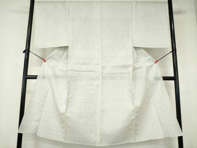 ■■■　サイズ　■■■ 身丈 138.5cm（肩から） 裄丈 67.5cm 袖丈 51cm　縫込み 3.5cm 袖幅 34cm 前幅 26.5cm 後幅 30.5cm 着物縫いこみ 内揚げ 5.5cm 裄 お袖側 約1.5cm　身頃側 約1.5cm ■■■　商品詳細　■■■ 【綿麻】 状態は特に目立ったシミ汚れなどもなく大変良い状態です。 大変上質な逸品になります。 お安く出品致しますので、是非この機会にいかがでしょうか？ ■■■　注意事項　■■■ ■モニター発色の具合により色合いが異なる場合がございます。 ■寸法は多少の誤差が生じる場合がございますのでご了承ください。 ■縫込みの長さが左右非対称の場合は短い部分を記載しております。 左右非対称であってもご返品・お値引き等の保証は出来かねますので、ご了承の上ご購入をお願い致します。 ■シミ等のチェックには注意を払っておりますが、見落としがある場合もございますし、個人の見解も様々ですので神経質な方のご購入はお控えください。 ■箪笥に入っておりました着物や帯なので畳みシワや匂いがあるものもございます。 ■お休みは基本的に土日祝となりますが、その他臨時でお休みする場合がございますのでご了承ください。 ■商品の発送は平日のみの発送となります。 ■夜間と土曜、日曜日はお問い合わせの回答が遅れる場合がございます。 ■当店では、お直し、紋入れ、お手入れ等は承っておりません。 ■生地の状態（ヤケ、経年劣化等）によってはサイズ直しが出来ない場合がございます。 その点もどうかご了承のうえ、ご購入をお願いいたします。 ■弊社で取り扱う商品は一点ものにつき、時期や在庫状況に応じて金額が変更となる場合がございます。 ■検針は行っておりません。予めご了承いただきますようお願いいたします。 ■【洗える着物】と記載のある商品におきましては、商品お届け後に洗濯を行ってしまってからのご返品にはご対応しかねます。 念の為、専門店でのお手入れをお願いいたします。 ■写真に写っている物が全てになります。それ以外の付属品はございませんのでご了承ください。 ■状態に関する写真につきましては、掲載可能な写真枚数に限りがあるため、各箇所につき1枚参考画像を掲載しております。 ■着物のサイズ目安は下記を参考ください↓ ＜女性着物＞　お端折り次第で＋5cm　−1cmが着用可能サイズ 　例）身丈170cmの場合、身長160cm〜175cm ＜男性着物＞　身丈＋約25cm〜27cm程が適応身長 　例）身丈155cmの場合、身長180〜182cm