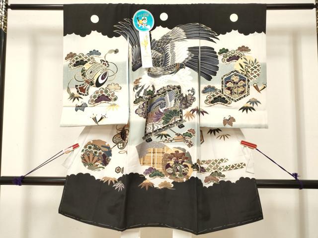 ■■■　サイズ　■■■ 【着物】 身丈 98cm（肩から） 裄丈 44.5cm 袖丈 56.5cm ■■■　商品詳細　■■■ 産着【表地：正絹・裏地：ポリエステル100％・襦袢：ポリエステル100％・石持五つ紋】 状態は接写画像のように表地に箔剥がれ、 衿・紐・下前おくみ・衿裏・裏地・襦袢表地・裏地に薄い汚れがございますが その他特に目立ったシミ汚れなどもなく大変良い状態です。 大変上質な逸品になります。 お安く出品致しますので、是非この機会にいかがでしょうか？ ■■■　注意事項　■■■ ■モニター発色の具合により色合いが異なる場合がございます。 ■寸法は多少の誤差が生じる場合がございますのでご了承ください。 ■縫込みの長さが左右非対称の場合は短い部分を記載しております。 左右非対称であってもご返品・お値引き等の保証は出来かねますので、ご了承の上ご購入をお願い致します。 ■シミ等のチェックには注意を払っておりますが、見落としがある場合もございますし、個人の見解も様々ですので神経質な方のご購入はお控えください。 ■汚れやシミの種類につきましては、専門ではない為、正確な判別が難しく商品説明では種類を特定せず、汚れやシミと記載させております。 恐れ入りますが、ご了承くださいますようお願い申し上げます。 ■箪笥に入っておりました着物や帯なので畳みシワや匂いがあるものもございます。 ■お休みは基本的に土日祝となりますが、その他臨時でお休みする場合がございますのでご了承ください。 ■商品の発送は平日のみの発送となります。 ■夜間と土曜、日曜日はお問い合わせの回答が遅れる場合がございます。 ■当店では、お直し、紋入れ、お手入れ等は承っておりません。 ■生地の状態（ヤケ、経年劣化等）によってはサイズ直しが出来ない場合がございます。 その点もどうかご了承のうえ、ご購入をお願いいたします。 ■弊社で取り扱う商品は一点ものにつき、時期や在庫状況に応じて金額が変更となる場合がございます。 ■検針は行っておりません。予めご了承いただきますようお願いいたします。 ■【洗える着物】と記載のある商品におきましては、商品お届け後に洗濯を行ってしまってからのご返品にはご対応しかねます。 念の為、専門店でのお手入れをお願いいたします。 ■写真に写っている物が全てになります。それ以外の付属品はございませんのでご了承ください。 ■状態に関する写真につきましては、掲載可能な写真枚数に限りがあるため、各箇所につき1枚参考画像を掲載しております。 ■着物のサイズ目安は下記を参考ください↓ ＜女性着物＞　お端折り次第で＋5cm　−1cmが着用可能サイズ 　例）身丈170cmの場合、身長160cm〜175cm ＜男性着物＞　身丈＋約25cm〜27cm程が適応身長 　例）身丈155cmの場合、身長180〜182cm